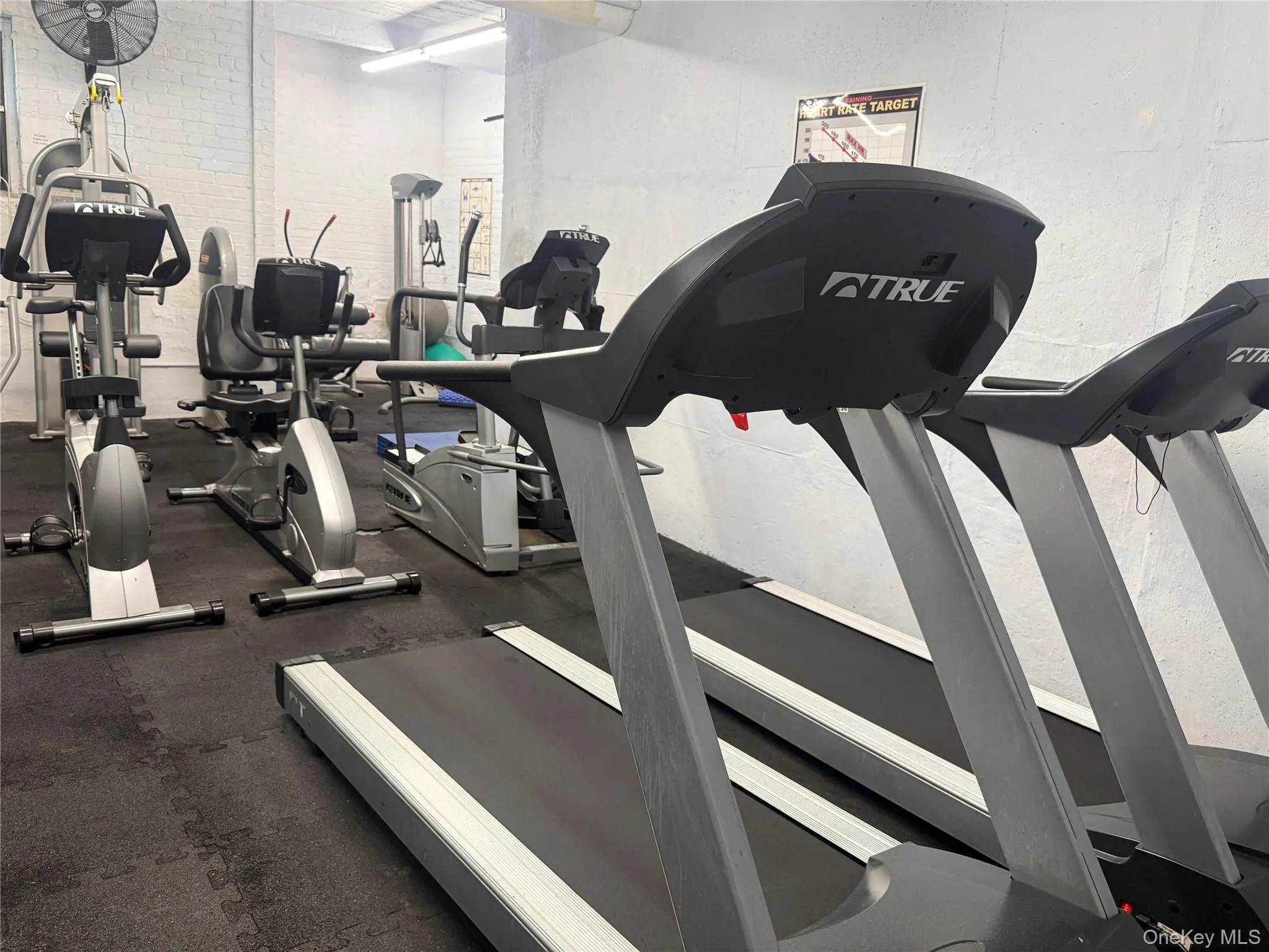 3616 Henry Hudson Parkway, New York, NY, 2 Bedrooms Bedrooms, 4 Rooms Rooms,2 BathroomsBathrooms,Residential,For Rent,Henry Hudson,0,KEY1012974 3616 Henry Hudson Parkway, New York, NY, 2 Bedrooms Bedrooms, 4 Rooms Rooms,2 BathroomsBathrooms,Residential,For Rent,Henry Hudson,0,KEY1012974