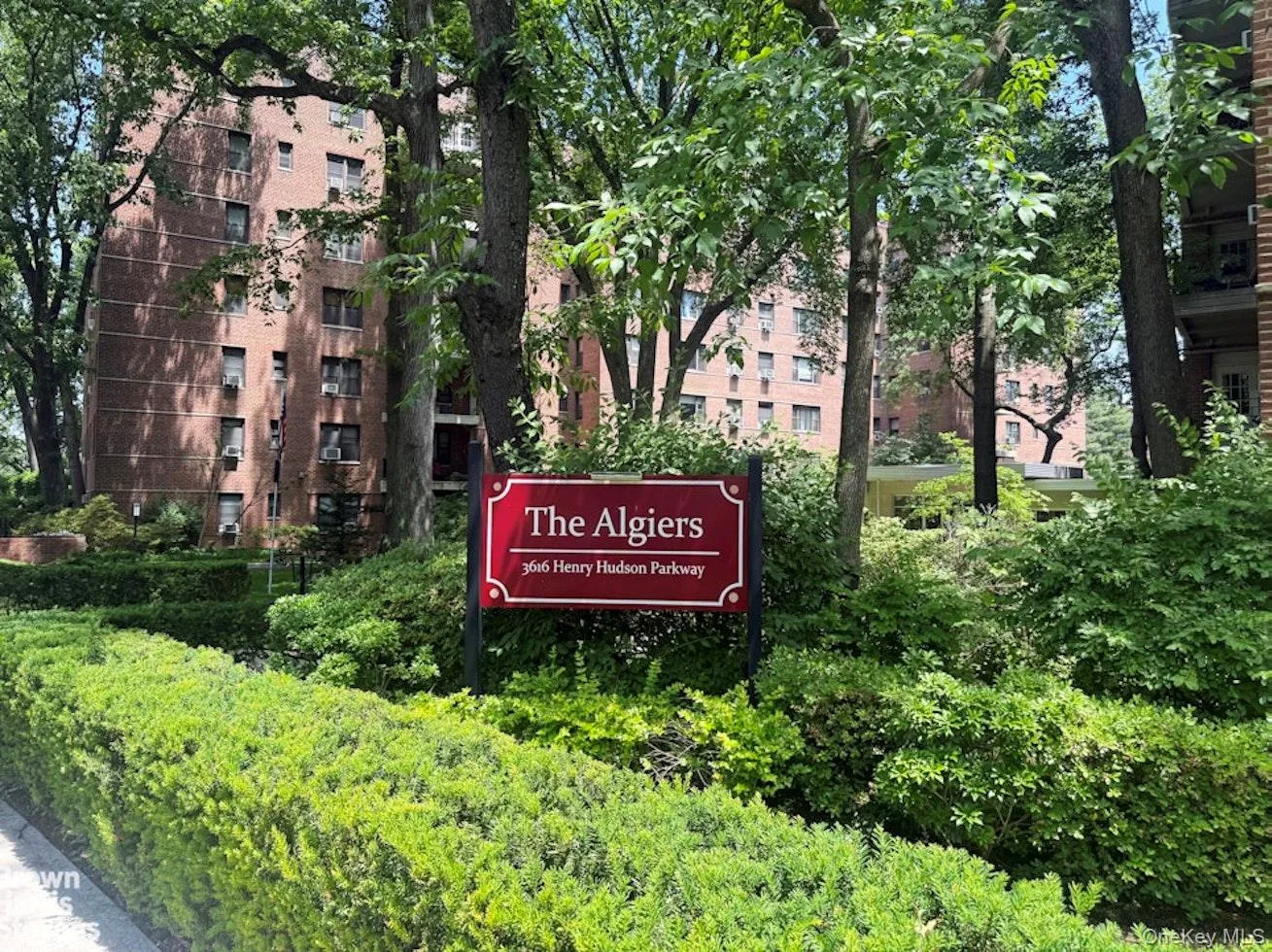 3616 Henry Hudson Parkway, New York, NY, 2 Bedrooms Bedrooms, 4 Rooms Rooms,2 BathroomsBathrooms,Residential,For Rent,Henry Hudson,0,1012974 3616 Henry Hudson Parkway, New York, NY, 2 Bedrooms Bedrooms, 4 Rooms Rooms,2 BathroomsBathrooms,Residential,For Rent,Henry Hudson,0,1012974