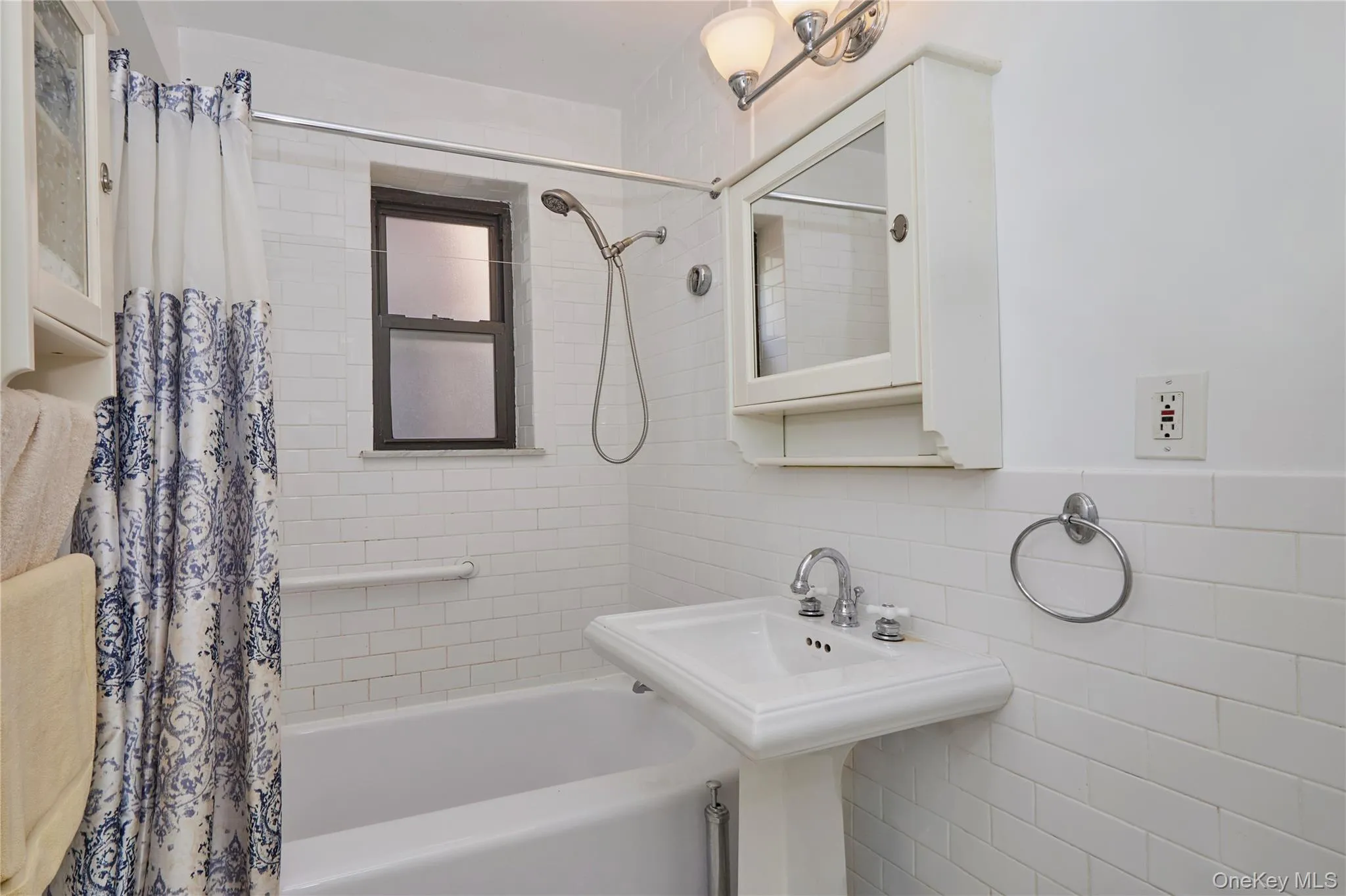 3616 Henry Hudson Parkway, New York, NY, 2 Bedrooms Bedrooms, 4 Rooms Rooms,2 BathroomsBathrooms,Residential,For Rent,Henry Hudson,0,KEY1012974 3616 Henry Hudson Parkway, New York, NY, 2 Bedrooms Bedrooms, 4 Rooms Rooms,2 BathroomsBathrooms,Residential,For Rent,Henry Hudson,0,KEY1012974