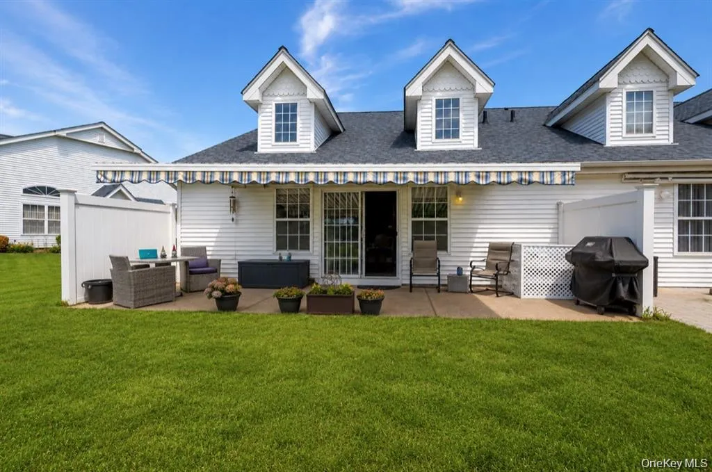 7 Summerfield Lane, Riverhead, NY, 3 Bedrooms Bedrooms, 6 Rooms Rooms,2 BathroomsBathrooms,Residential,For Rent,Summerfield,0,1012976 7 Summerfield Lane, Riverhead, NY, 3 Bedrooms Bedrooms, 6 Rooms Rooms,2 BathroomsBathrooms,Residential,For Rent,Summerfield,0,1012976