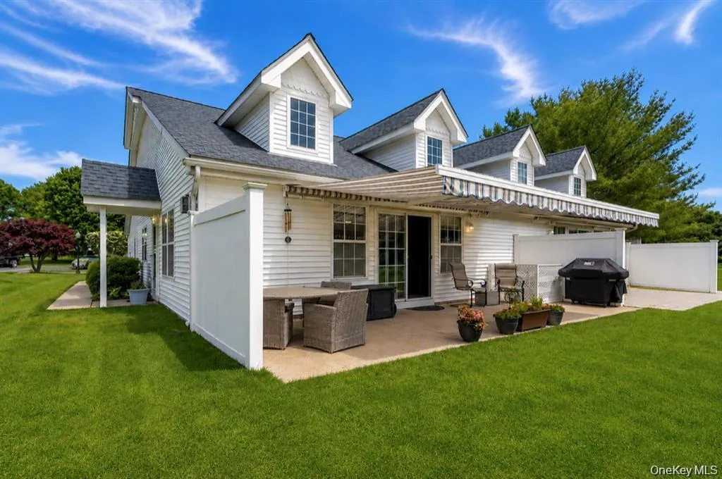 7 Summerfield Lane, Riverhead, NY, 3 Bedrooms Bedrooms, 6 Rooms Rooms,2 BathroomsBathrooms,Residential,For Rent,Summerfield,0,1012976 7 Summerfield Lane, Riverhead, NY, 3 Bedrooms Bedrooms, 6 Rooms Rooms,2 BathroomsBathrooms,Residential,For Rent,Summerfield,0,1012976