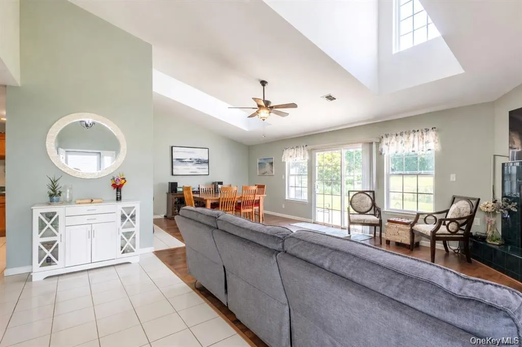 7 Summerfield Lane, Riverhead, NY, 3 Bedrooms Bedrooms, 6 Rooms Rooms,2 BathroomsBathrooms,Residential,For Rent,Summerfield,0,1012976 7 Summerfield Lane, Riverhead, NY, 3 Bedrooms Bedrooms, 6 Rooms Rooms,2 BathroomsBathrooms,Residential,For Rent,Summerfield,0,1012976