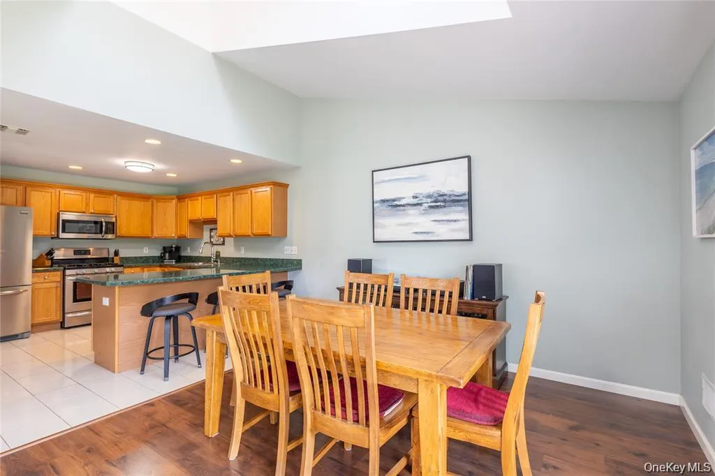 7 Summerfield Lane, Riverhead, NY, 3 Bedrooms Bedrooms, 6 Rooms Rooms,2 BathroomsBathrooms,Residential,For Rent,Summerfield,0,1012976 7 Summerfield Lane, Riverhead, NY, 3 Bedrooms Bedrooms, 6 Rooms Rooms,2 BathroomsBathrooms,Residential,For Rent,Summerfield,0,1012976
