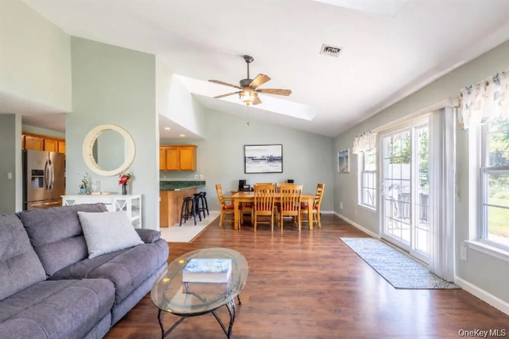7 Summerfield Lane, Riverhead, NY, 3 Bedrooms Bedrooms, 6 Rooms Rooms,2 BathroomsBathrooms,Residential,For Rent,Summerfield,0,1012976 7 Summerfield Lane, Riverhead, NY, 3 Bedrooms Bedrooms, 6 Rooms Rooms,2 BathroomsBathrooms,Residential,For Rent,Summerfield,0,1012976