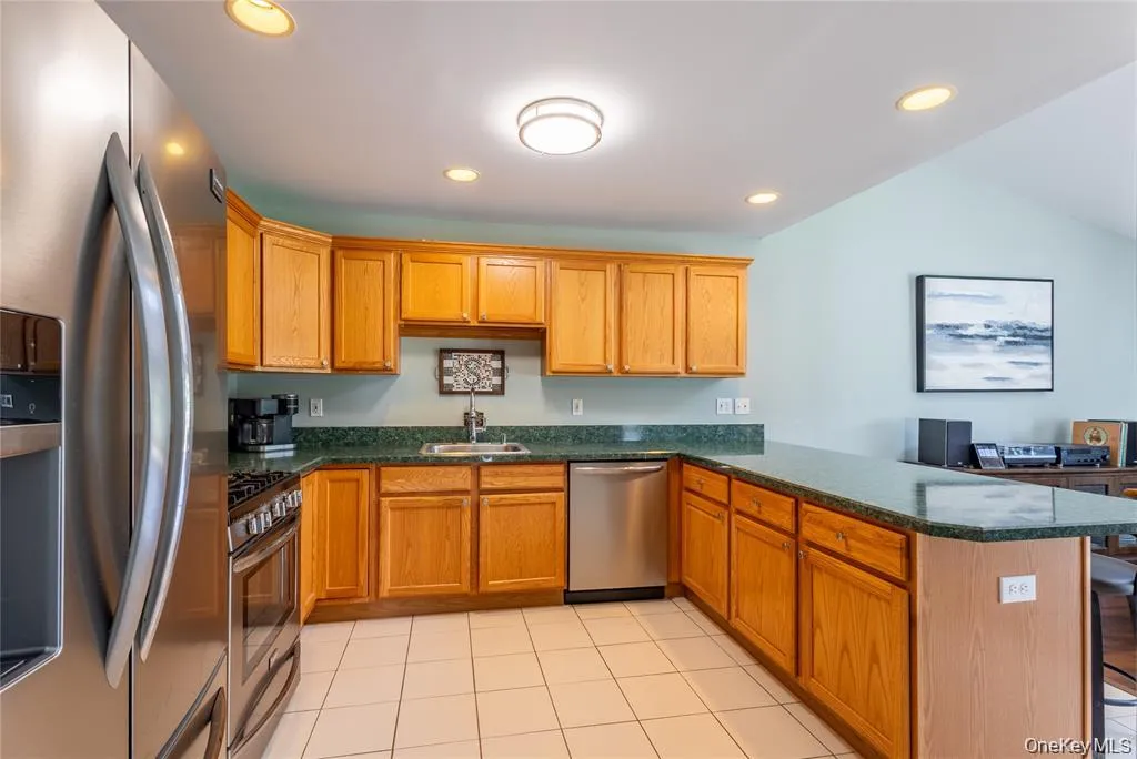 7 Summerfield Lane, Riverhead, NY, 3 Bedrooms Bedrooms, 6 Rooms Rooms,2 BathroomsBathrooms,Residential,For Rent,Summerfield,0,1012976 7 Summerfield Lane, Riverhead, NY, 3 Bedrooms Bedrooms, 6 Rooms Rooms,2 BathroomsBathrooms,Residential,For Rent,Summerfield,0,1012976