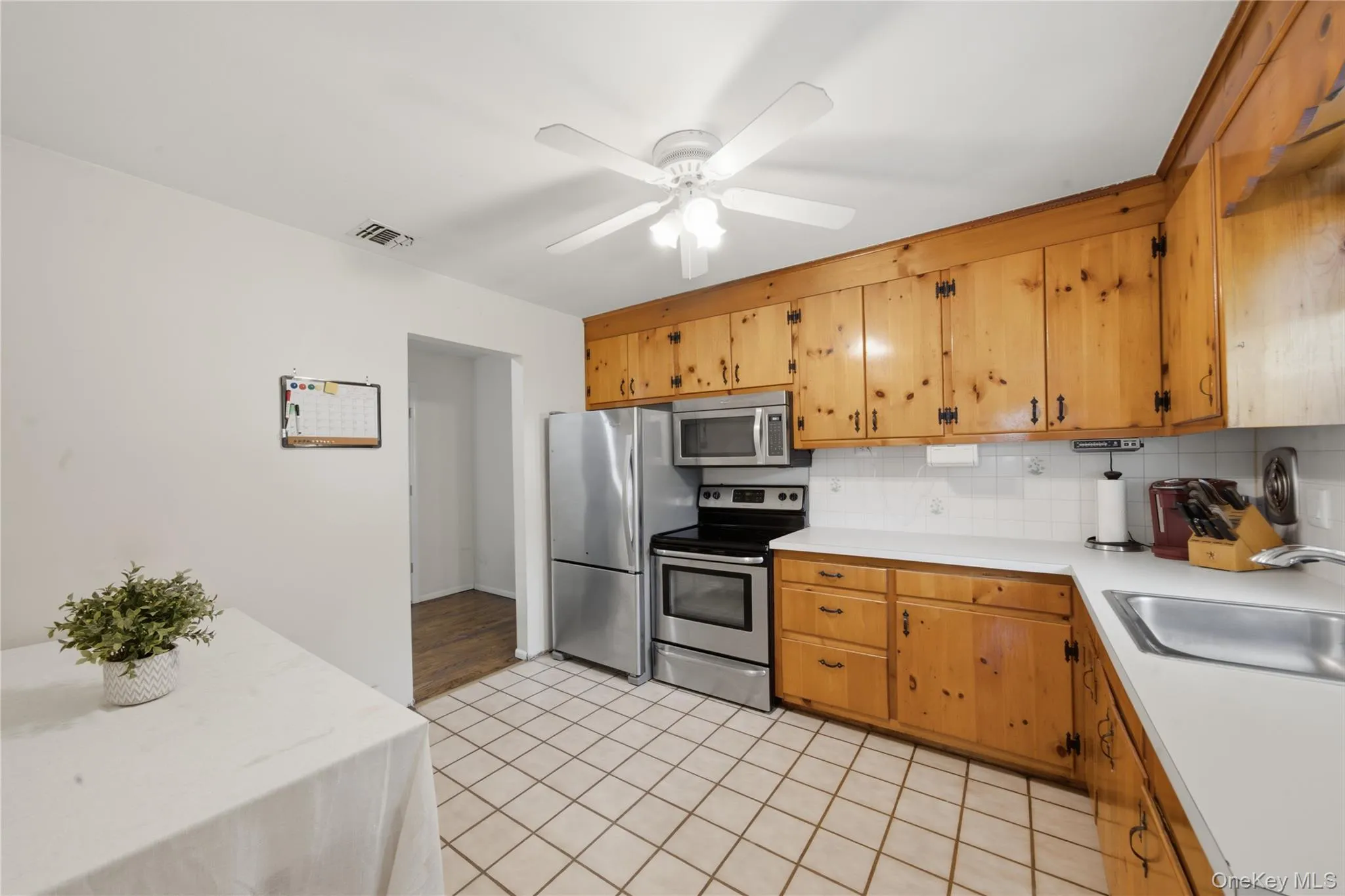 58 Highland Avenue, Brookhaven, NY, 3 Bedrooms Bedrooms, 6 Rooms Rooms,1 BathroomBathrooms,Residential,For Rent,Highland,0,1012978 58 Highland Avenue, Brookhaven, NY, 3 Bedrooms Bedrooms, 6 Rooms Rooms,1 BathroomBathrooms,Residential,For Rent,Highland,0,1012978