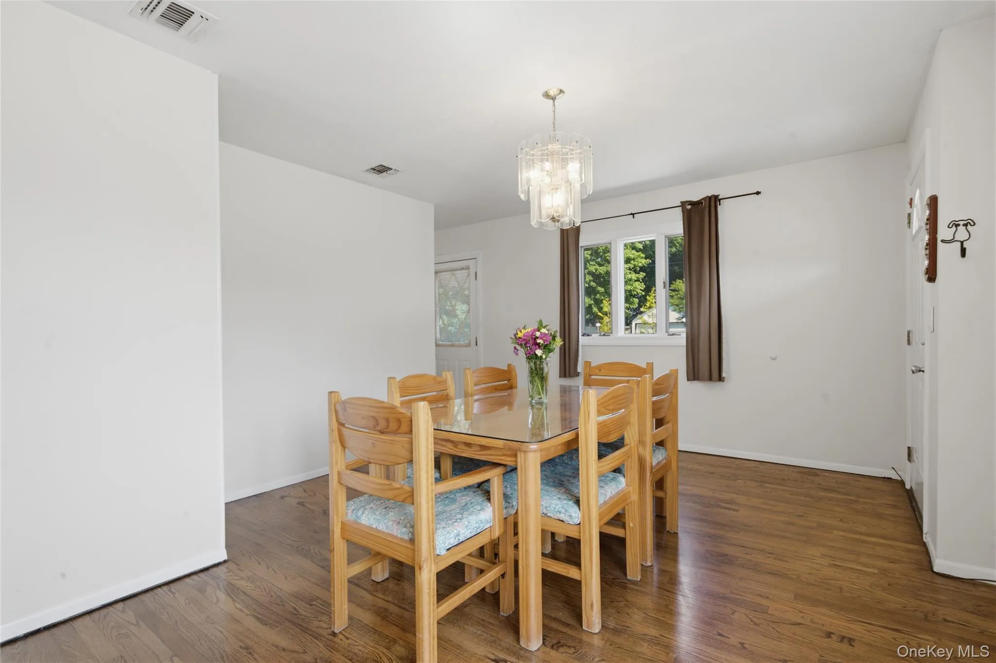58 Highland Avenue, Brookhaven, NY, 3 Bedrooms Bedrooms, 6 Rooms Rooms,1 BathroomBathrooms,Residential,For Rent,Highland,0,1012978 58 Highland Avenue, Brookhaven, NY, 3 Bedrooms Bedrooms, 6 Rooms Rooms,1 BathroomBathrooms,Residential,For Rent,Highland,0,1012978