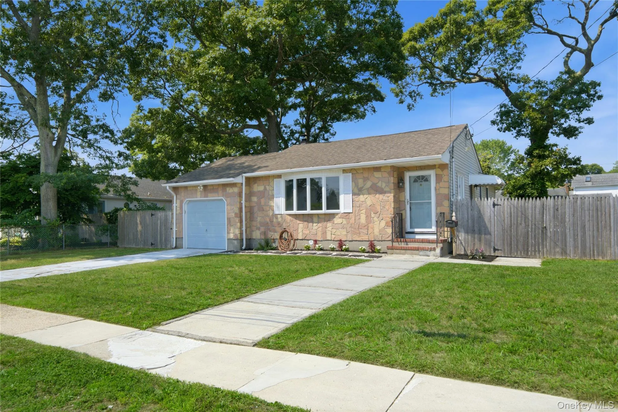 58 Highland Avenue, Brookhaven, NY, 3 Bedrooms Bedrooms, 6 Rooms Rooms,1 BathroomBathrooms,Residential,For Rent,Highland,0,1012978 58 Highland Avenue, Brookhaven, NY, 3 Bedrooms Bedrooms, 6 Rooms Rooms,1 BathroomBathrooms,Residential,For Rent,Highland,0,1012978