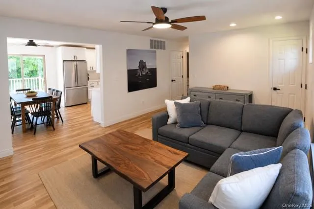 33 Gannet Drive, East Hampton, NY, 3 Bedrooms Bedrooms, 6 Rooms Rooms,2 BathroomsBathrooms,Residential Lease,For Rent,Gannet,0,KEY1012979 33 Gannet Drive, East Hampton, NY, 3 Bedrooms Bedrooms, 6 Rooms Rooms,2 BathroomsBathrooms,Residential Lease,For Rent,Gannet,0,KEY1012979
