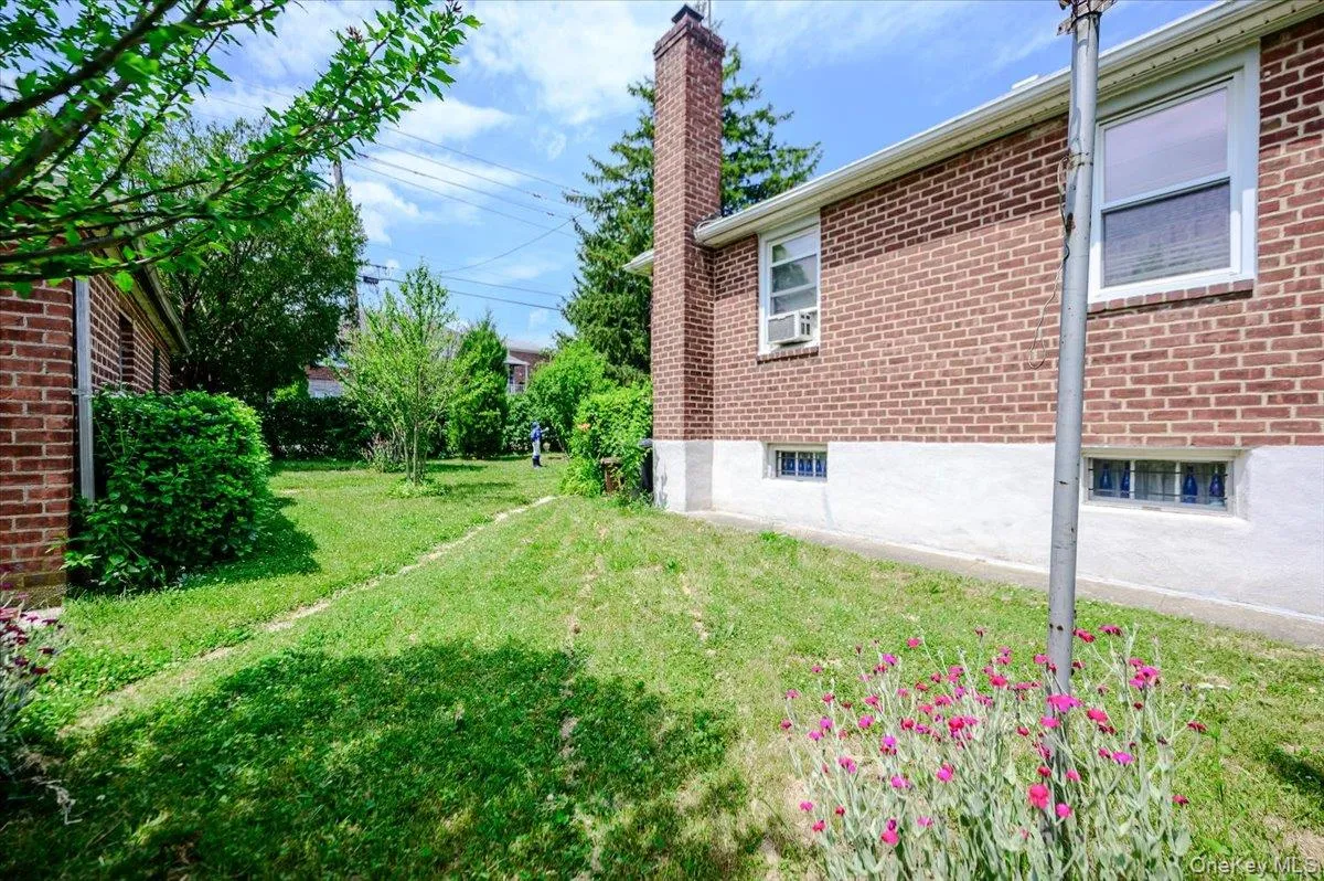 3254 Lafayette Avenue, New York, NY, 3 Bedrooms Bedrooms, 7 Rooms Rooms,1 BathroomBathrooms,Residential,For Rent,Lafayette,0,1012986 3254 Lafayette Avenue, New York, NY, 3 Bedrooms Bedrooms, 7 Rooms Rooms,1 BathroomBathrooms,Residential,For Rent,Lafayette,0,1012986