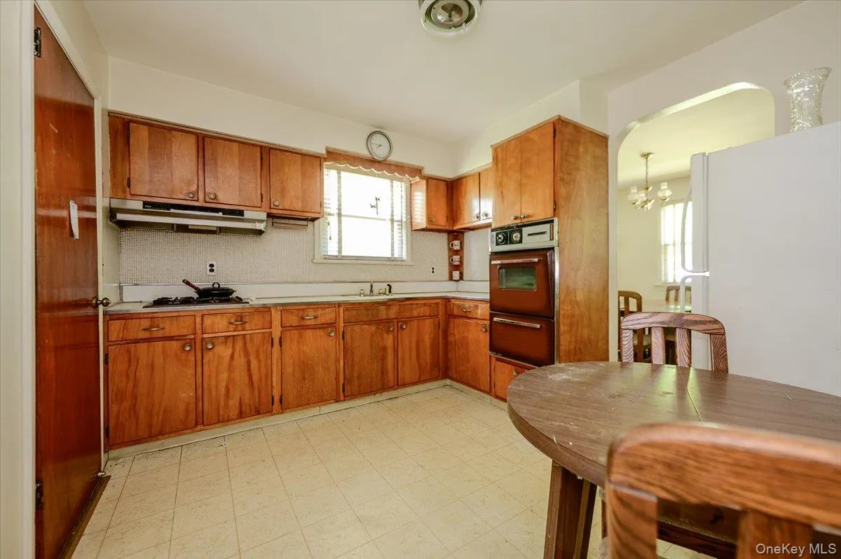 3254 Lafayette Avenue, New York, NY, 3 Bedrooms Bedrooms, 7 Rooms Rooms,1 BathroomBathrooms,Residential,For Rent,Lafayette,0,1012986 3254 Lafayette Avenue, New York, NY, 3 Bedrooms Bedrooms, 7 Rooms Rooms,1 BathroomBathrooms,Residential,For Rent,Lafayette,0,1012986