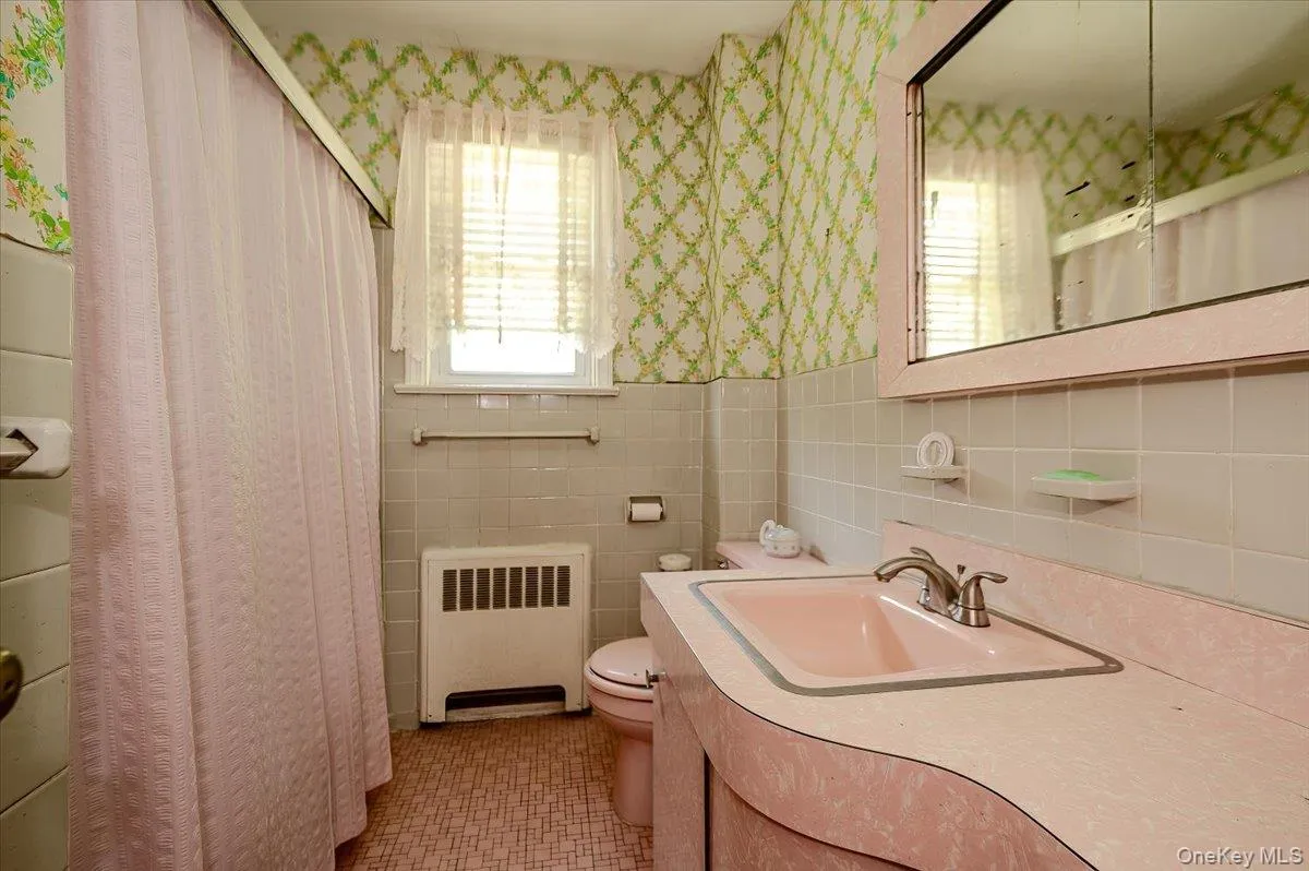 3254 Lafayette Avenue, New York, NY, 3 Bedrooms Bedrooms, 7 Rooms Rooms,1 BathroomBathrooms,Residential,For Rent,Lafayette,0,1012986 3254 Lafayette Avenue, New York, NY, 3 Bedrooms Bedrooms, 7 Rooms Rooms,1 BathroomBathrooms,Residential,For Rent,Lafayette,0,1012986