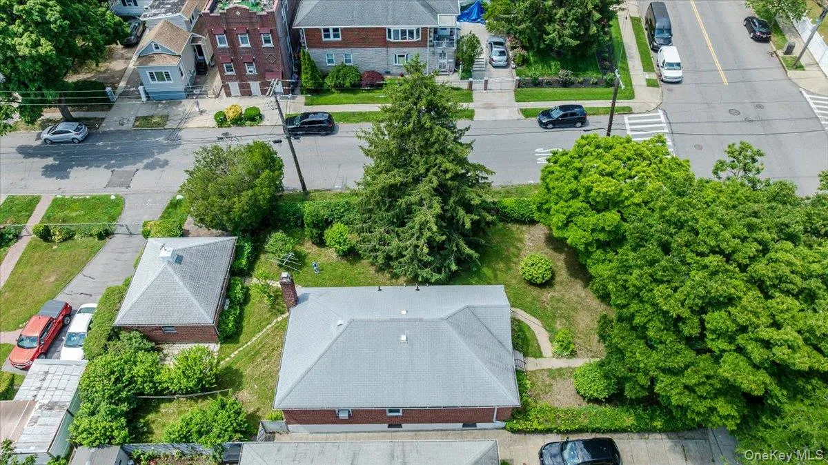 3254 Lafayette Avenue, New York, NY, 3 Bedrooms Bedrooms, 7 Rooms Rooms,1 BathroomBathrooms,Residential,For Rent,Lafayette,0,1012986 3254 Lafayette Avenue, New York, NY, 3 Bedrooms Bedrooms, 7 Rooms Rooms,1 BathroomBathrooms,Residential,For Rent,Lafayette,0,1012986