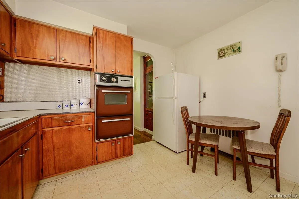 3254 Lafayette Avenue, New York, NY, 3 Bedrooms Bedrooms, 7 Rooms Rooms,1 BathroomBathrooms,Residential,For Rent,Lafayette,0,1012986 3254 Lafayette Avenue, New York, NY, 3 Bedrooms Bedrooms, 7 Rooms Rooms,1 BathroomBathrooms,Residential,For Rent,Lafayette,0,1012986