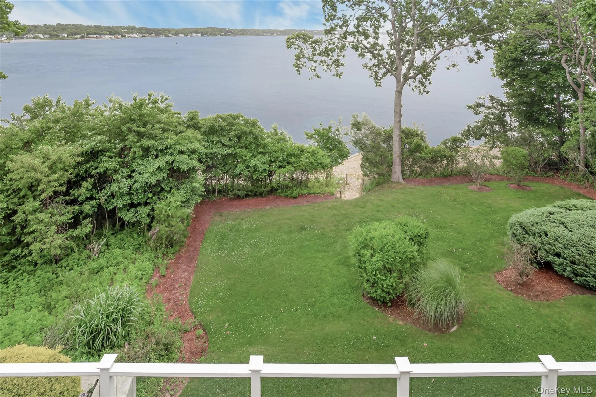 11 Bay View Drive, Southampton, NY, 5 Bedrooms Bedrooms, 10 Rooms Rooms,4 BathroomsBathrooms,Residential Lease,For Rent,Bay View,0,1012989 11 Bay View Drive, Southampton, NY, 5 Bedrooms Bedrooms, 10 Rooms Rooms,4 BathroomsBathrooms,Residential Lease,For Rent,Bay View,0,1012989