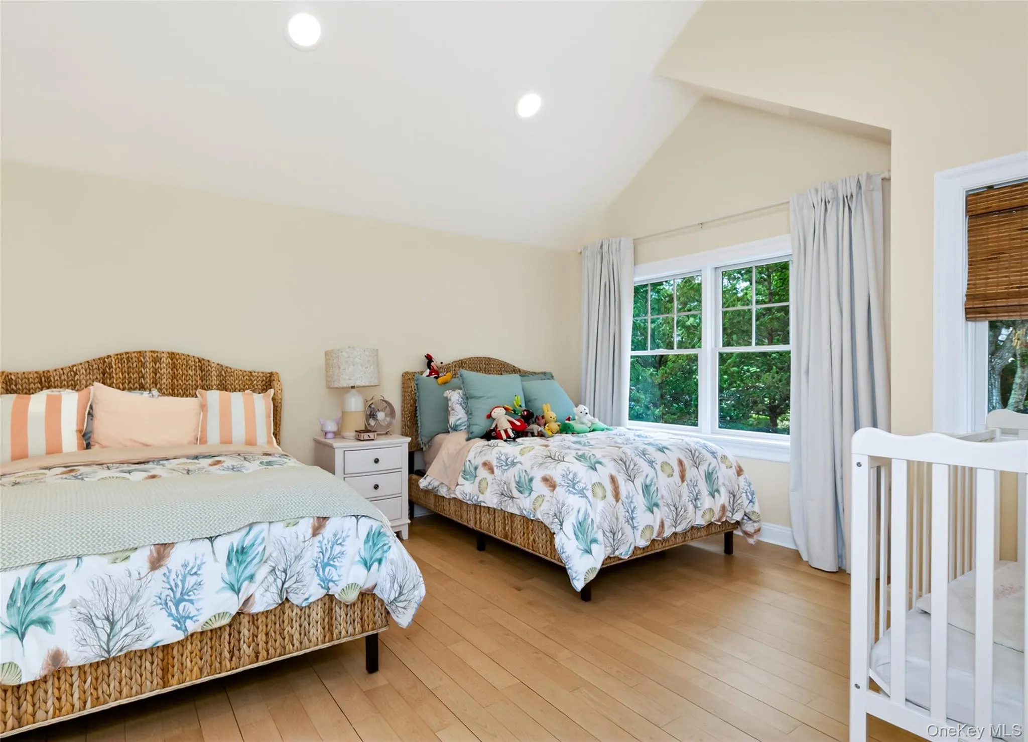 11 Bay View Drive, Southampton, NY, 5 Bedrooms Bedrooms, 10 Rooms Rooms,4 BathroomsBathrooms,Residential Lease,For Rent,Bay View,0,1012989 11 Bay View Drive, Southampton, NY, 5 Bedrooms Bedrooms, 10 Rooms Rooms,4 BathroomsBathrooms,Residential Lease,For Rent,Bay View,0,1012989