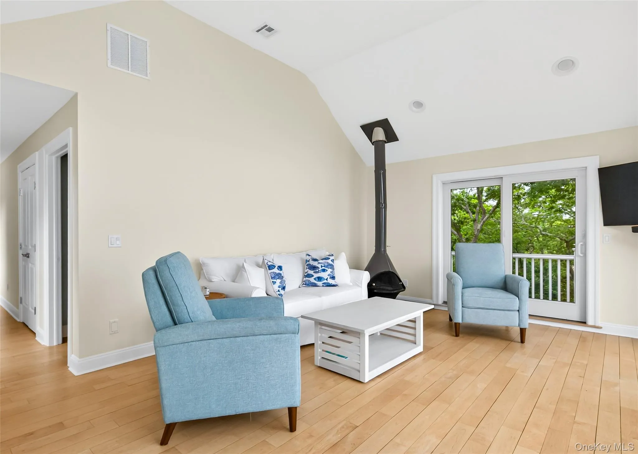 11 Bay View Drive, Southampton, NY, 5 Bedrooms Bedrooms, 10 Rooms Rooms,4 BathroomsBathrooms,Residential Lease,For Rent,Bay View,0,1012989 11 Bay View Drive, Southampton, NY, 5 Bedrooms Bedrooms, 10 Rooms Rooms,4 BathroomsBathrooms,Residential Lease,For Rent,Bay View,0,1012989