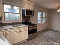 34 Woodhull Road, Huntington, NY, 3 Bedrooms Bedrooms, 6 Rooms Rooms,1 BathroomBathrooms,Residential Lease,For Rent,Woodhull,0,KEY1012994 34 Woodhull Road, Huntington, NY, 3 Bedrooms Bedrooms, 6 Rooms Rooms,1 BathroomBathrooms,Residential Lease,For Rent,Woodhull,0,KEY1012994