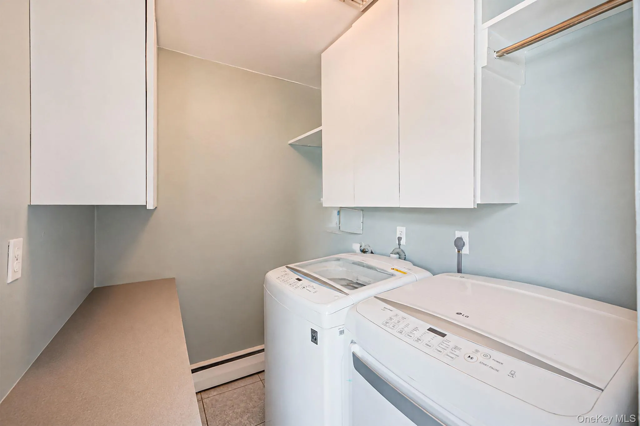 1000 Oakfield Avenue, Hempstead, NY, 4 Bedrooms Bedrooms, 8 Rooms Rooms,2 BathroomsBathrooms,Residential,For Rent,Oakfield,0,1012996 1000 Oakfield Avenue, Hempstead, NY, 4 Bedrooms Bedrooms, 8 Rooms Rooms,2 BathroomsBathrooms,Residential,For Rent,Oakfield,0,1012996