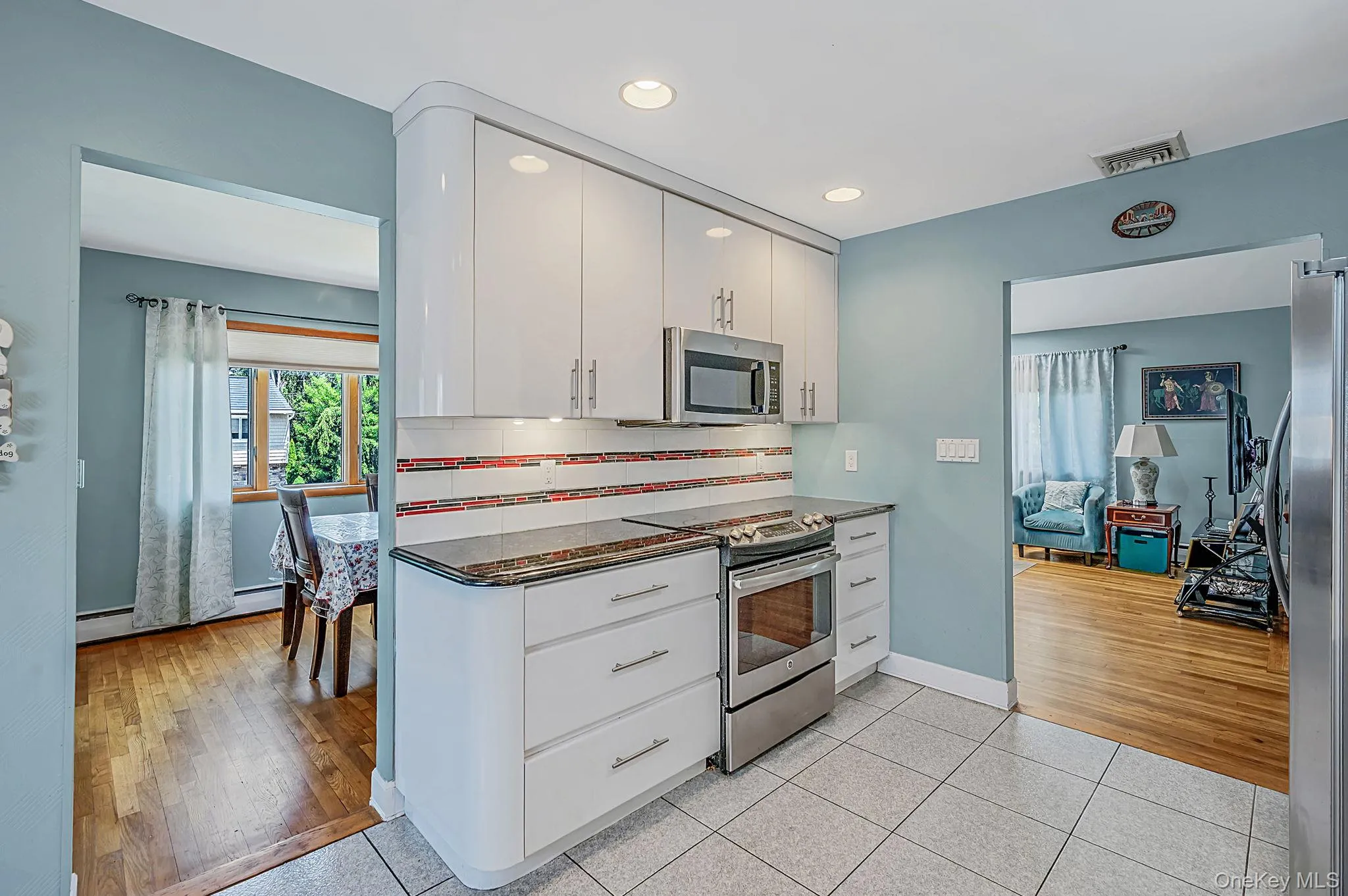 1000 Oakfield Avenue, Hempstead, NY, 4 Bedrooms Bedrooms, 8 Rooms Rooms,2 BathroomsBathrooms,Residential,For Rent,Oakfield,0,1012996 1000 Oakfield Avenue, Hempstead, NY, 4 Bedrooms Bedrooms, 8 Rooms Rooms,2 BathroomsBathrooms,Residential,For Rent,Oakfield,0,1012996