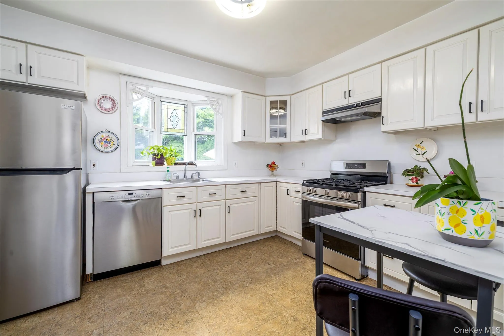 21 Maple Street, Hempstead, NY, 2 Bedrooms Bedrooms, 5 Rooms Rooms,1 BathroomBathrooms,Residential,For Rent,Maple,0,1012997 21 Maple Street, Hempstead, NY, 2 Bedrooms Bedrooms, 5 Rooms Rooms,1 BathroomBathrooms,Residential,For Rent,Maple,0,1012997