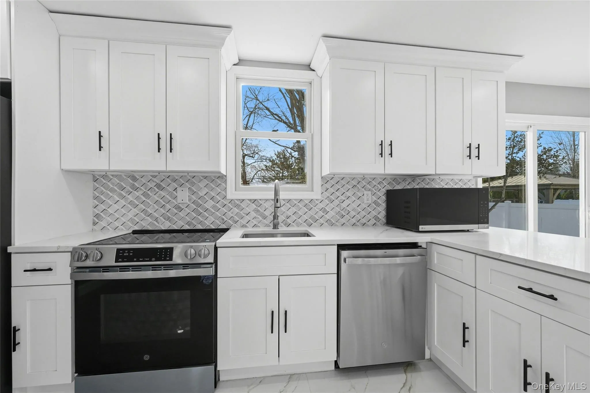 10 Curlin Lane, Smithtown, NY, 4 Bedrooms Bedrooms, 8 Rooms Rooms,2 BathroomsBathrooms,Residential,For Rent,Curlin,0,1013005 10 Curlin Lane, Smithtown, NY, 4 Bedrooms Bedrooms, 8 Rooms Rooms,2 BathroomsBathrooms,Residential,For Rent,Curlin,0,1013005