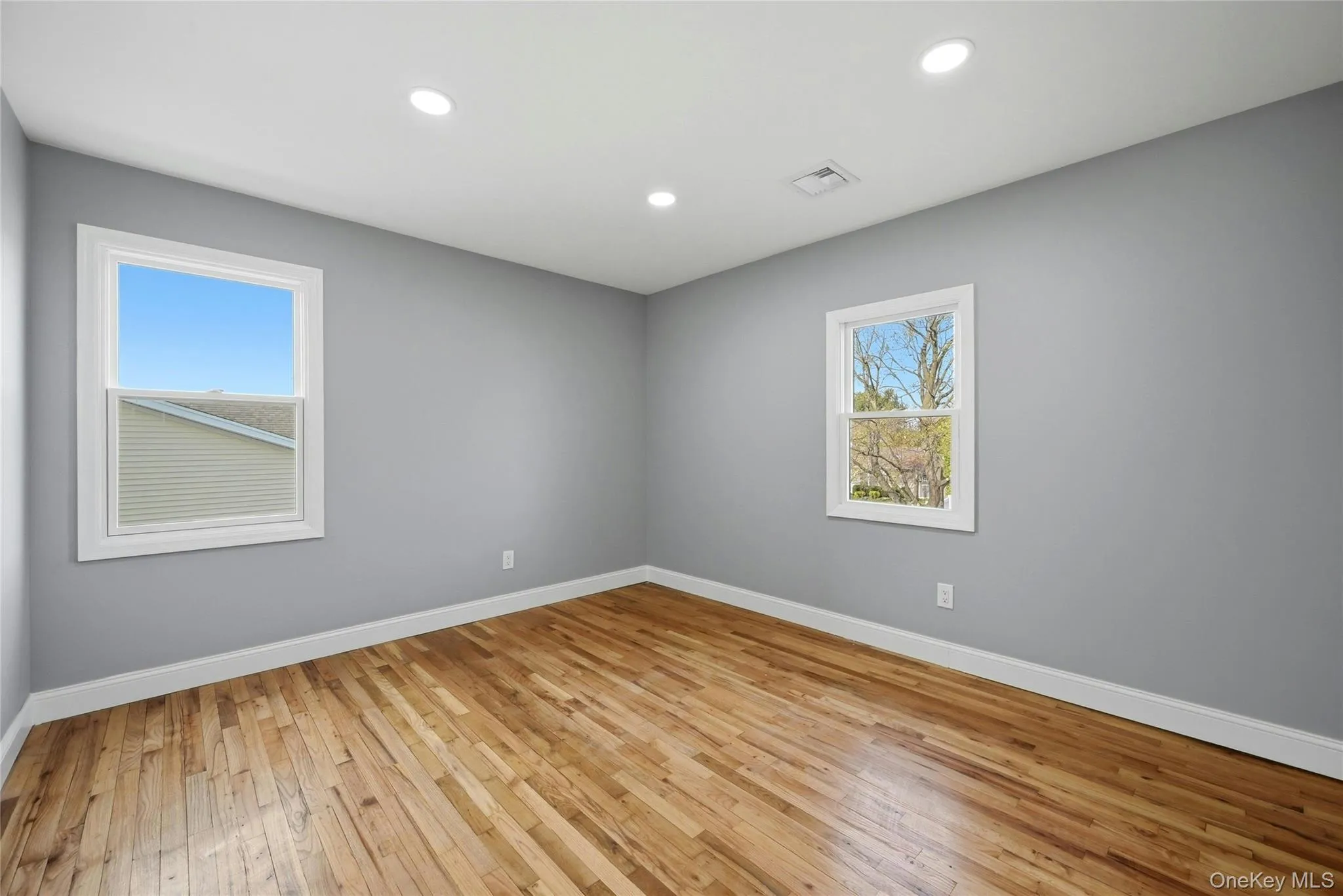 10 Curlin Lane, Smithtown, NY, 4 Bedrooms Bedrooms, 8 Rooms Rooms,2 BathroomsBathrooms,Residential,For Rent,Curlin,0,1013005 10 Curlin Lane, Smithtown, NY, 4 Bedrooms Bedrooms, 8 Rooms Rooms,2 BathroomsBathrooms,Residential,For Rent,Curlin,0,1013005