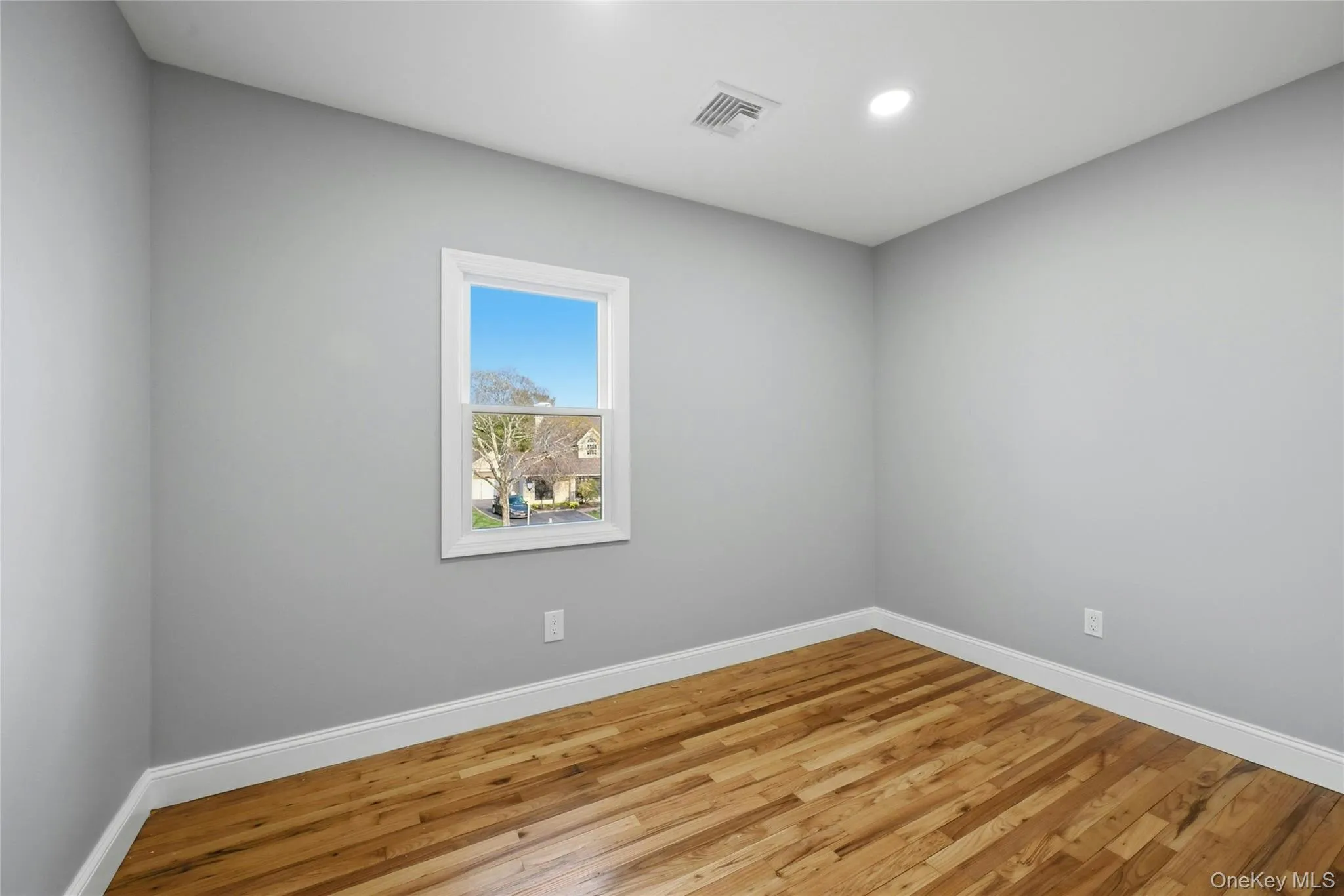 10 Curlin Lane, Smithtown, NY, 4 Bedrooms Bedrooms, 8 Rooms Rooms,2 BathroomsBathrooms,Residential,For Rent,Curlin,0,1013005 10 Curlin Lane, Smithtown, NY, 4 Bedrooms Bedrooms, 8 Rooms Rooms,2 BathroomsBathrooms,Residential,For Rent,Curlin,0,1013005