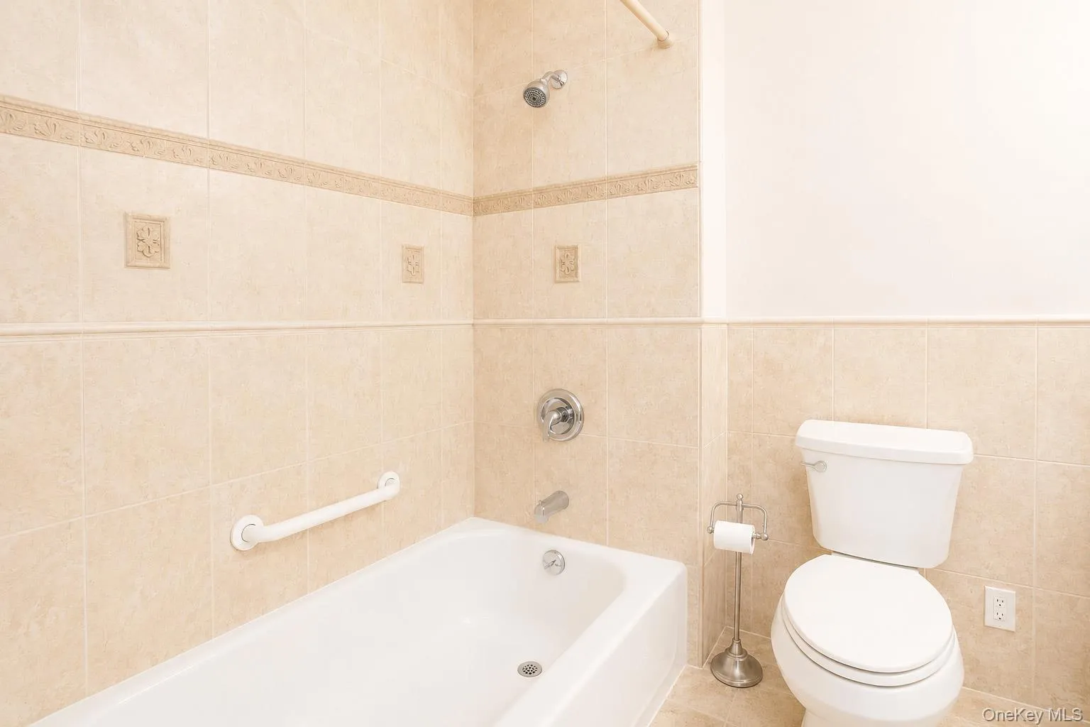 15 Walnut Street, Long Beach, NY, 2 Bedrooms Bedrooms, 5 Rooms Rooms,1 BathroomBathrooms,Residential Lease,For Rent,Walnut,0,1013009 15 Walnut Street, Long Beach, NY, 2 Bedrooms Bedrooms, 5 Rooms Rooms,1 BathroomBathrooms,Residential Lease,For Rent,Walnut,0,1013009