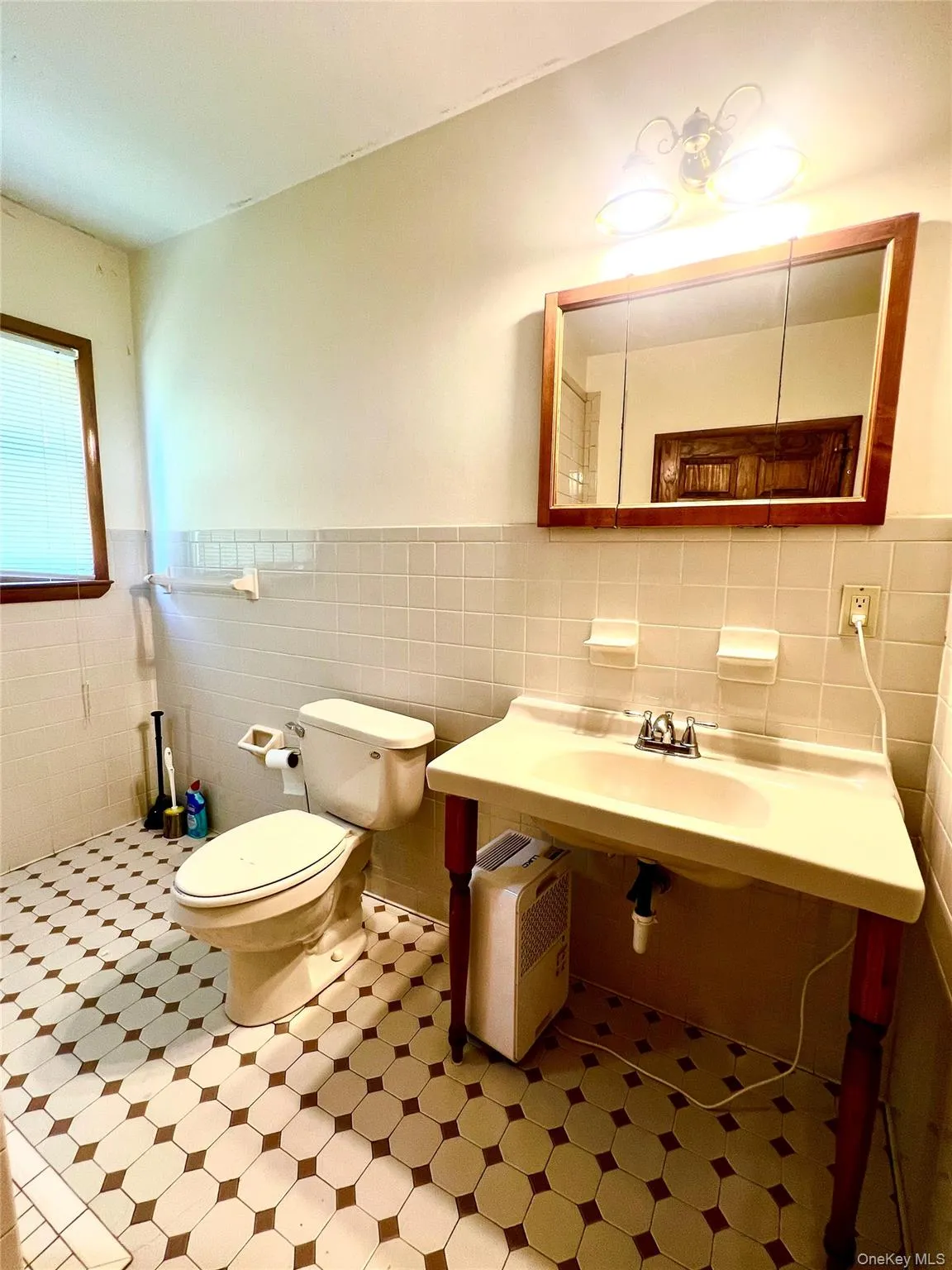 950 Route 17m, Wallkill, NY, 3 Bedrooms Bedrooms, 8 Rooms Rooms,1 BathroomBathrooms,Residential Lease,For Rent,Route 17m,0,1013027 950 Route 17m, Wallkill, NY, 3 Bedrooms Bedrooms, 8 Rooms Rooms,1 BathroomBathrooms,Residential Lease,For Rent,Route 17m,0,1013027