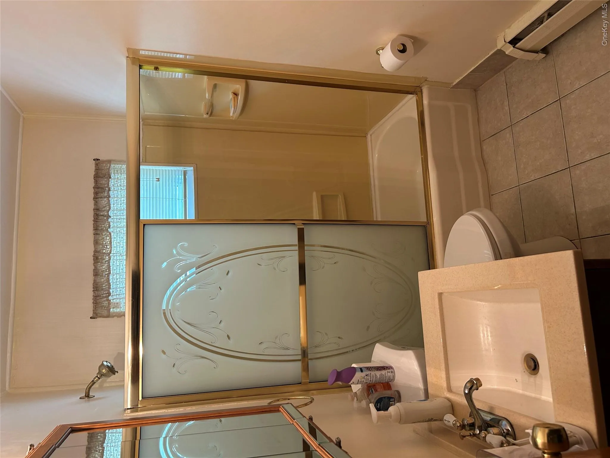 400 Fulton Street, Oyster Bay, NY, 1 Bedroom Bedrooms, 3 Rooms Rooms,1 BathroomBathrooms,Residential,For Rent,Fulton,0,1013028 400 Fulton Street, Oyster Bay, NY, 1 Bedroom Bedrooms, 3 Rooms Rooms,1 BathroomBathrooms,Residential,For Rent,Fulton,0,1013028