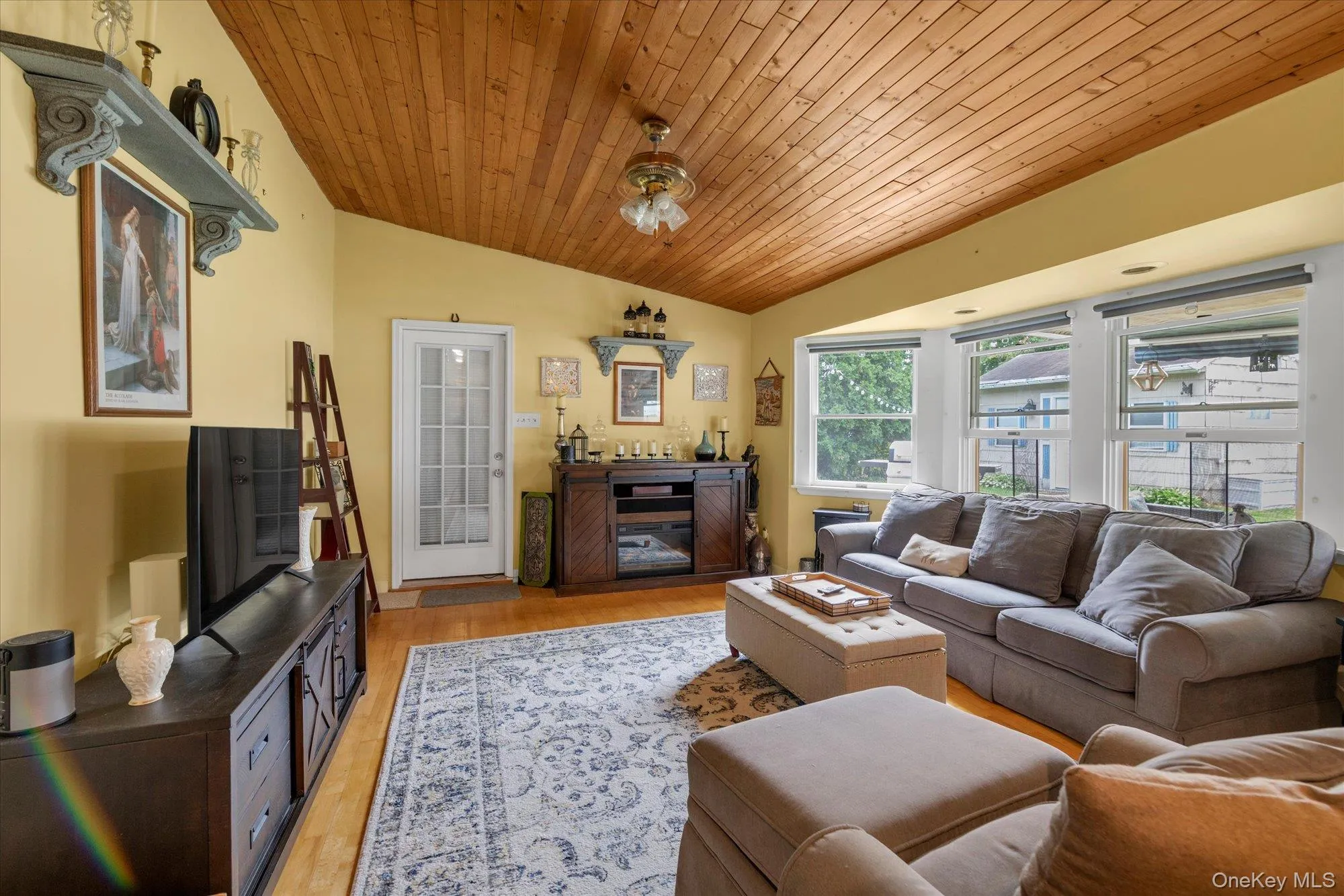 31 Sherwood Drive, Islip, NY, 5 Bedrooms Bedrooms, 8 Rooms Rooms,3 BathroomsBathrooms,Residential,For Rent,Sherwood,0,1013030 31 Sherwood Drive, Islip, NY, 5 Bedrooms Bedrooms, 8 Rooms Rooms,3 BathroomsBathrooms,Residential,For Rent,Sherwood,0,1013030