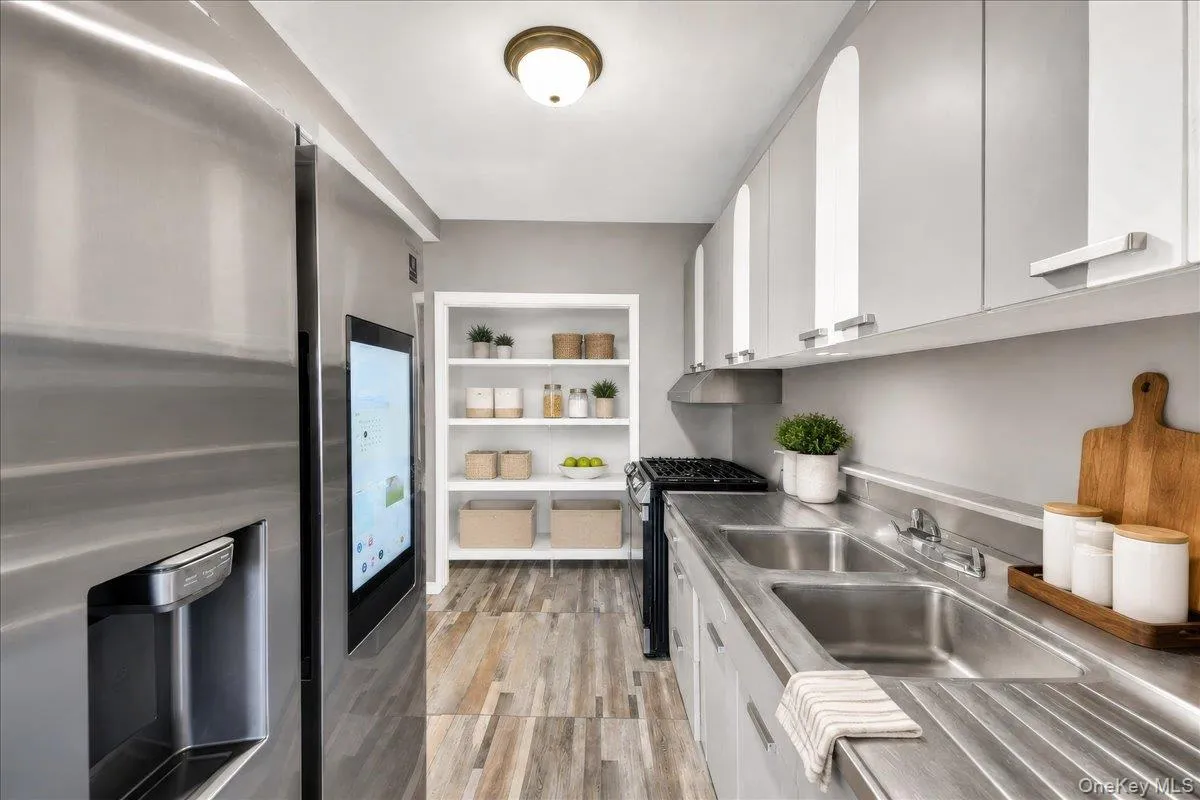6 Fordham Hill Oval, New York, NY, 1 Bedroom Bedrooms, 3 Rooms Rooms,1 BathroomBathrooms,Residential,For Rent,Fordham Hill,0,1013033 6 Fordham Hill Oval, New York, NY, 1 Bedroom Bedrooms, 3 Rooms Rooms,1 BathroomBathrooms,Residential,For Rent,Fordham Hill,0,1013033