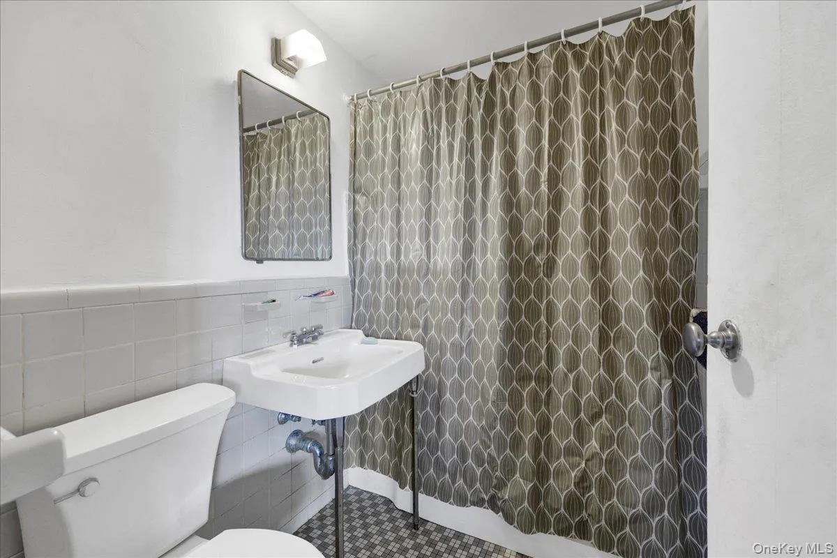 6 Fordham Hill Oval, New York, NY, 1 Bedroom Bedrooms, 3 Rooms Rooms,1 BathroomBathrooms,Residential,For Rent,Fordham Hill,0,1013033 6 Fordham Hill Oval, New York, NY, 1 Bedroom Bedrooms, 3 Rooms Rooms,1 BathroomBathrooms,Residential,For Rent,Fordham Hill,0,1013033