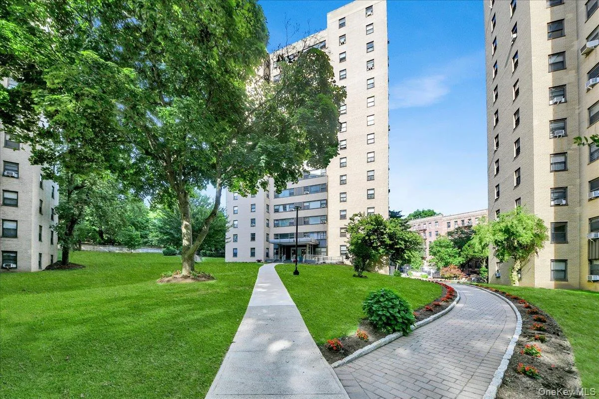 6 Fordham Hill Oval, New York, NY, 1 Bedroom Bedrooms, 3 Rooms Rooms,1 BathroomBathrooms,Residential,For Rent,Fordham Hill,0,1013033 6 Fordham Hill Oval, New York, NY, 1 Bedroom Bedrooms, 3 Rooms Rooms,1 BathroomBathrooms,Residential,For Rent,Fordham Hill,0,1013033