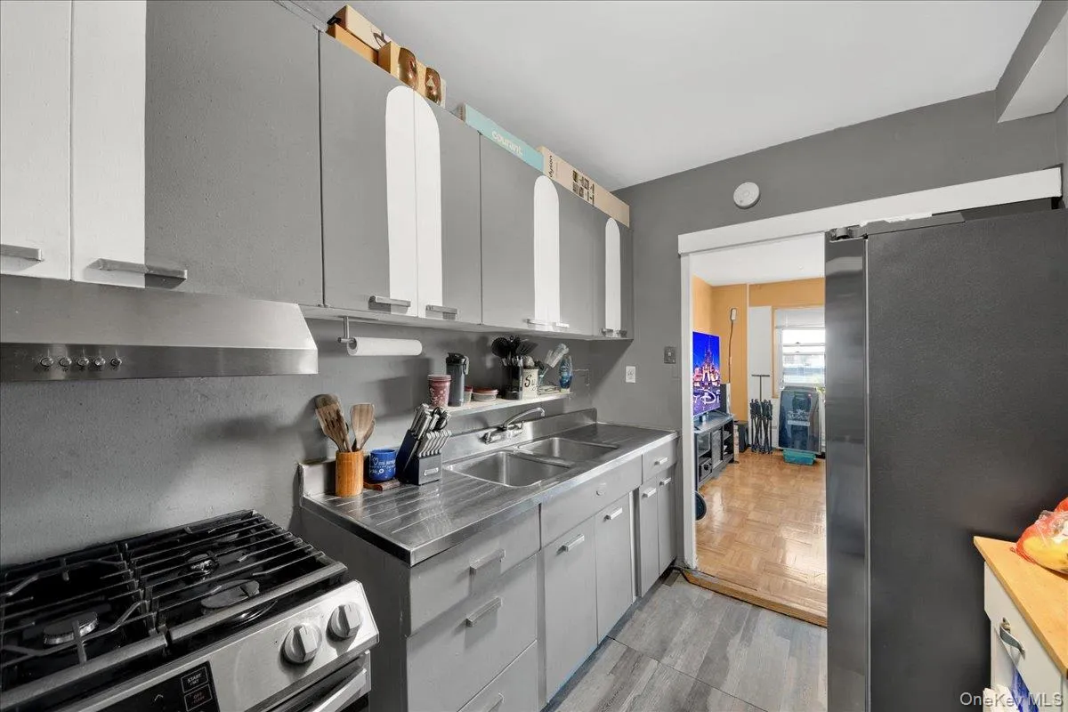6 Fordham Hill Oval, New York, NY, 1 Bedroom Bedrooms, 3 Rooms Rooms,1 BathroomBathrooms,Residential,For Rent,Fordham Hill,0,1013033 6 Fordham Hill Oval, New York, NY, 1 Bedroom Bedrooms, 3 Rooms Rooms,1 BathroomBathrooms,Residential,For Rent,Fordham Hill,0,1013033