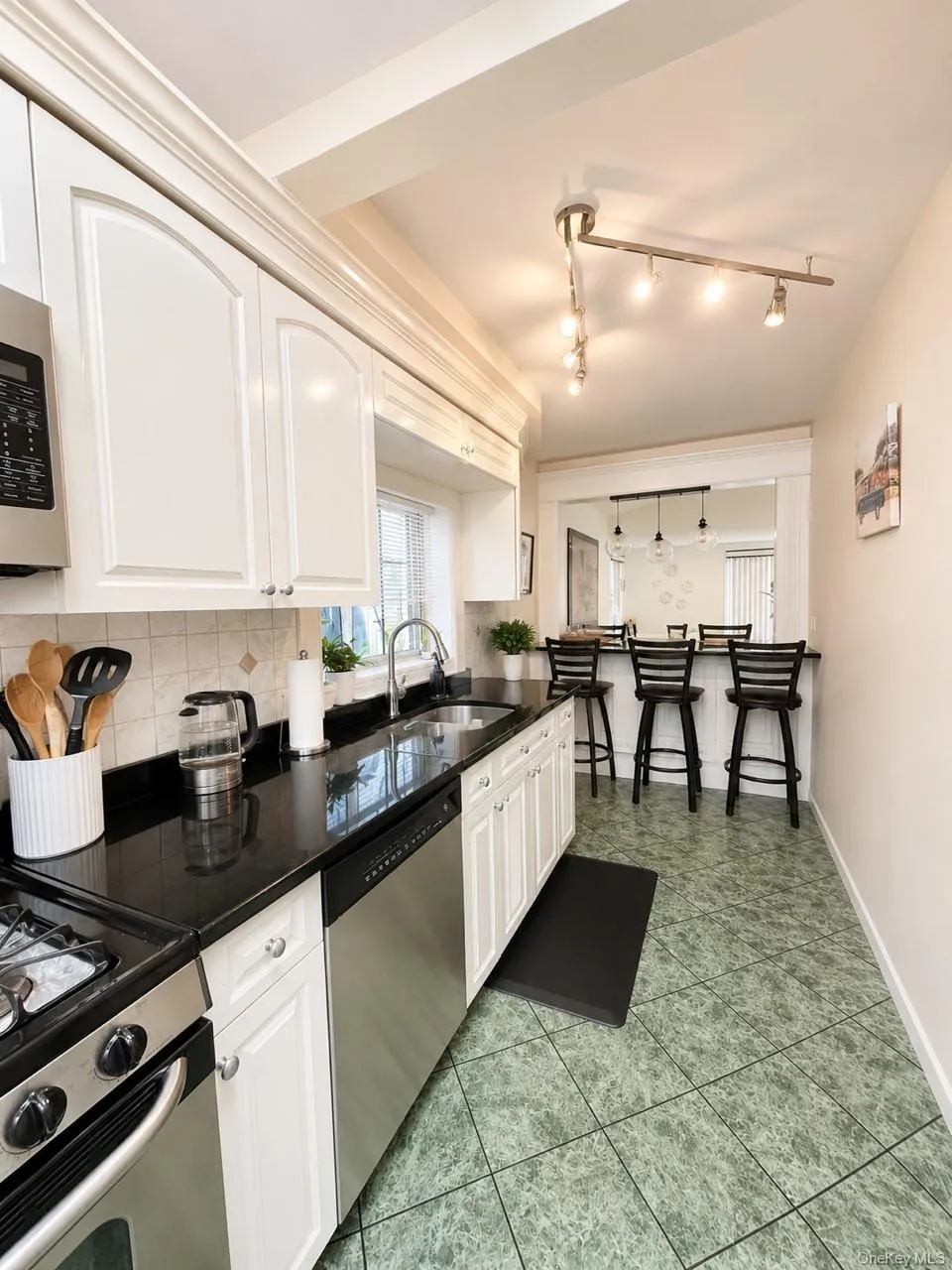 110 Roosevelt Avenue, Hempstead, NY, 3 Bedrooms Bedrooms, 9 Rooms Rooms,3 BathroomsBathrooms,Residential,For Rent,Roosevelt,0,1013035 110 Roosevelt Avenue, Hempstead, NY, 3 Bedrooms Bedrooms, 9 Rooms Rooms,3 BathroomsBathrooms,Residential,For Rent,Roosevelt,0,1013035