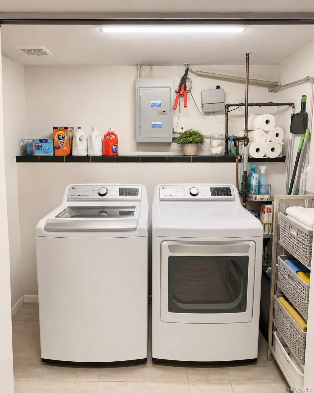 110 Roosevelt Avenue, Hempstead, NY, 3 Bedrooms Bedrooms, 9 Rooms Rooms,3 BathroomsBathrooms,Residential,For Rent,Roosevelt,0,1013035 110 Roosevelt Avenue, Hempstead, NY, 3 Bedrooms Bedrooms, 9 Rooms Rooms,3 BathroomsBathrooms,Residential,For Rent,Roosevelt,0,1013035