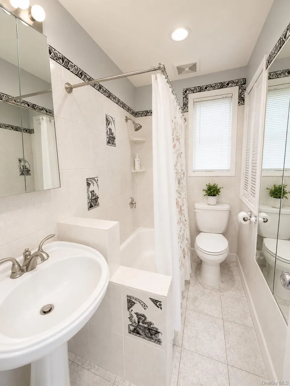 110 Roosevelt Avenue, Hempstead, NY, 3 Bedrooms Bedrooms, 9 Rooms Rooms,3 BathroomsBathrooms,Residential,For Rent,Roosevelt,0,1013035 110 Roosevelt Avenue, Hempstead, NY, 3 Bedrooms Bedrooms, 9 Rooms Rooms,3 BathroomsBathrooms,Residential,For Rent,Roosevelt,0,1013035