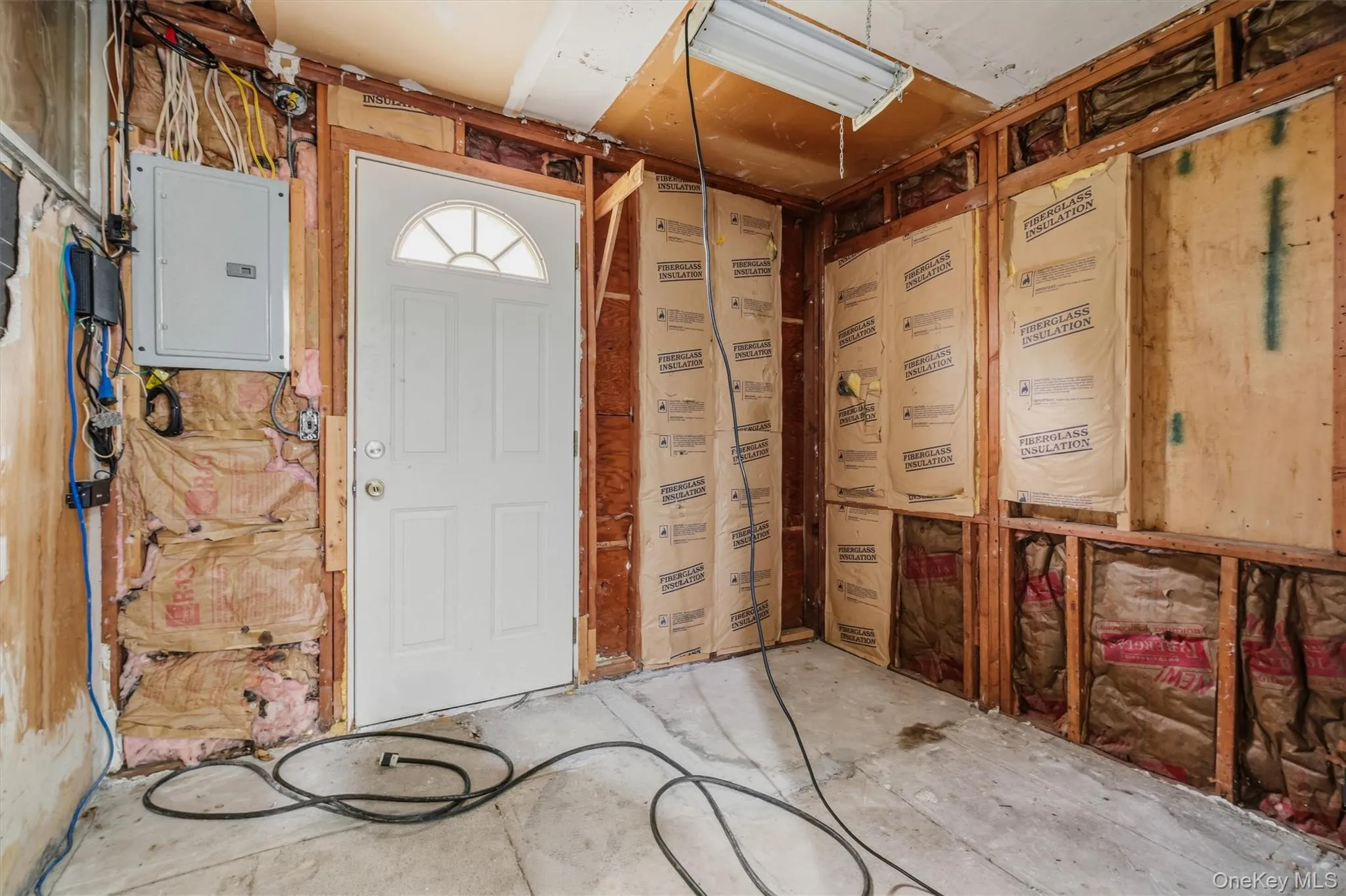 Side entrance with Mudroom/unfinished Side entrance with Mudroom/unfinished