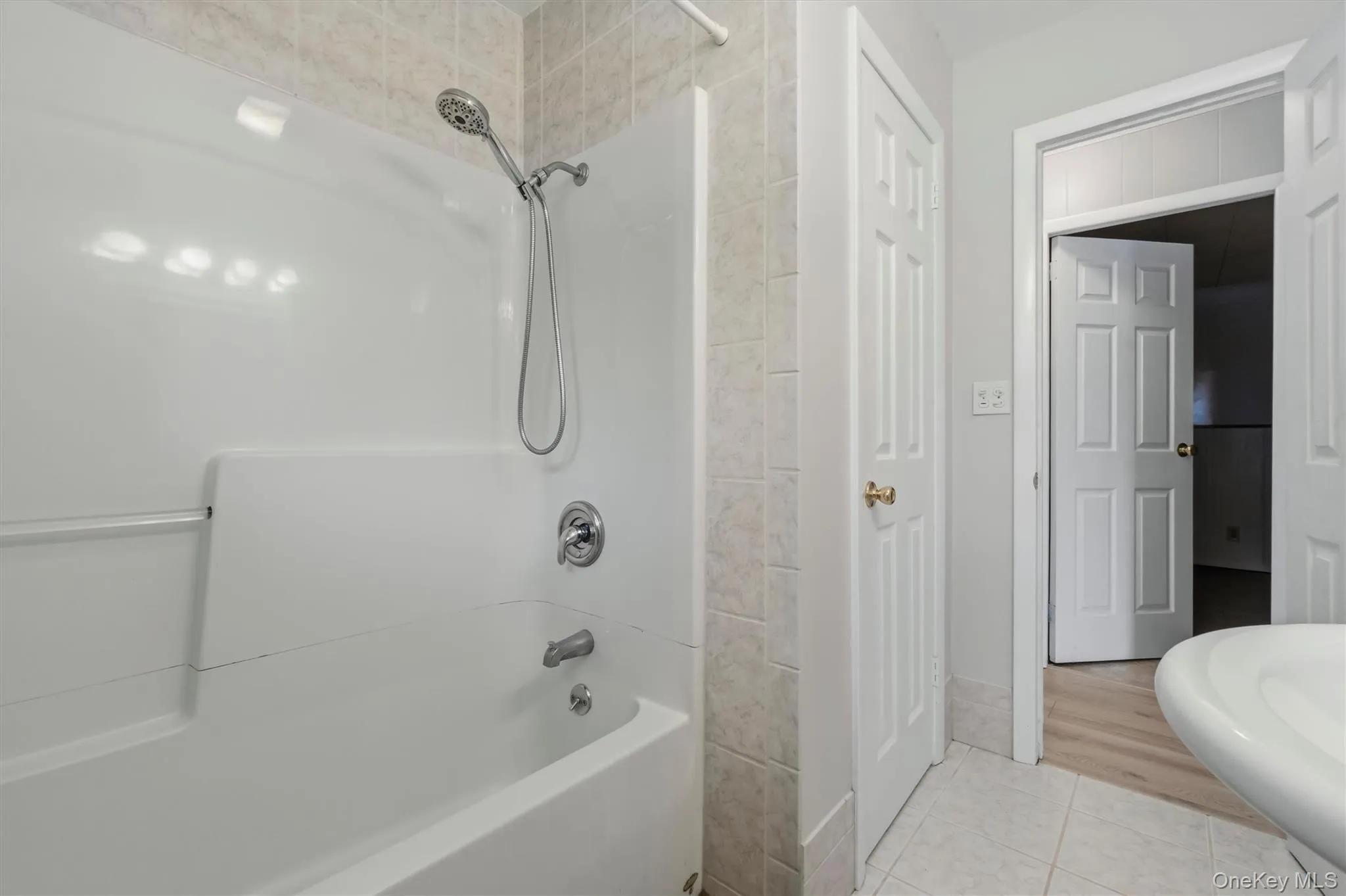 56 Cayuga Drive, Peekskill, NY, 3 Bedrooms Bedrooms, 6 Rooms Rooms,1 BathroomBathrooms,Residential,For Rent,Cayuga,0,1013037 56 Cayuga Drive, Peekskill, NY, 3 Bedrooms Bedrooms, 6 Rooms Rooms,1 BathroomBathrooms,Residential,For Rent,Cayuga,0,1013037