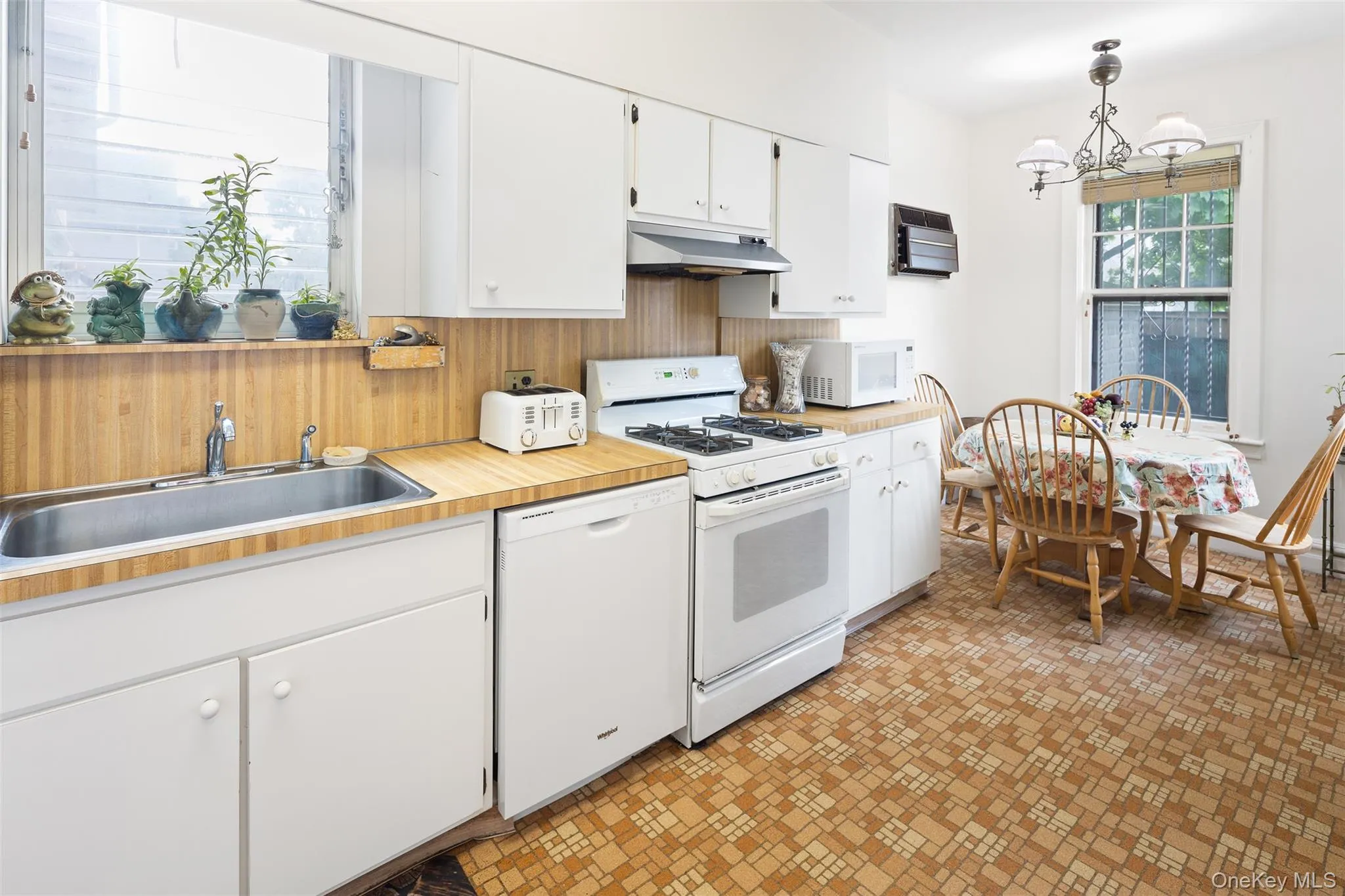 1216 28th Street, New York, NY, 3 Bedrooms Bedrooms, 8 Rooms Rooms,2 BathroomsBathrooms,Residential,For Rent,28th,0,KEY1013046 1216 28th Street, New York, NY, 3 Bedrooms Bedrooms, 8 Rooms Rooms,2 BathroomsBathrooms,Residential,For Rent,28th,0,KEY1013046