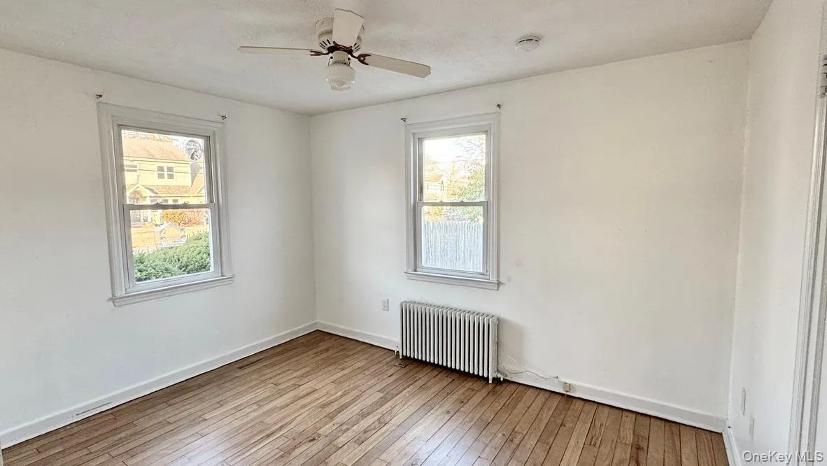 4 Rose Street, Islip, NY, 3 Bedrooms Bedrooms, 7 Rooms Rooms,2 BathroomsBathrooms,Residential Lease,For Rent,Rose,0,1013050 4 Rose Street, Islip, NY, 3 Bedrooms Bedrooms, 7 Rooms Rooms,2 BathroomsBathrooms,Residential Lease,For Rent,Rose,0,1013050