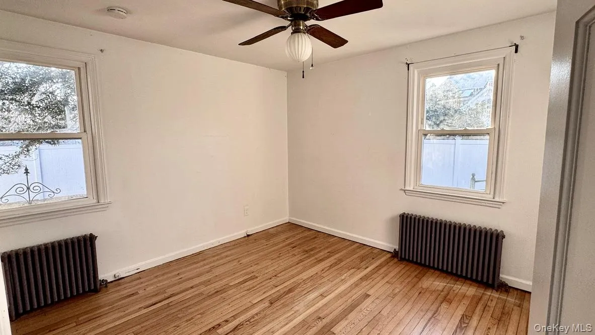 4 Rose Street, Islip, NY, 3 Bedrooms Bedrooms, 7 Rooms Rooms,2 BathroomsBathrooms,Residential Lease,For Rent,Rose,0,1013050 4 Rose Street, Islip, NY, 3 Bedrooms Bedrooms, 7 Rooms Rooms,2 BathroomsBathrooms,Residential Lease,For Rent,Rose,0,1013050