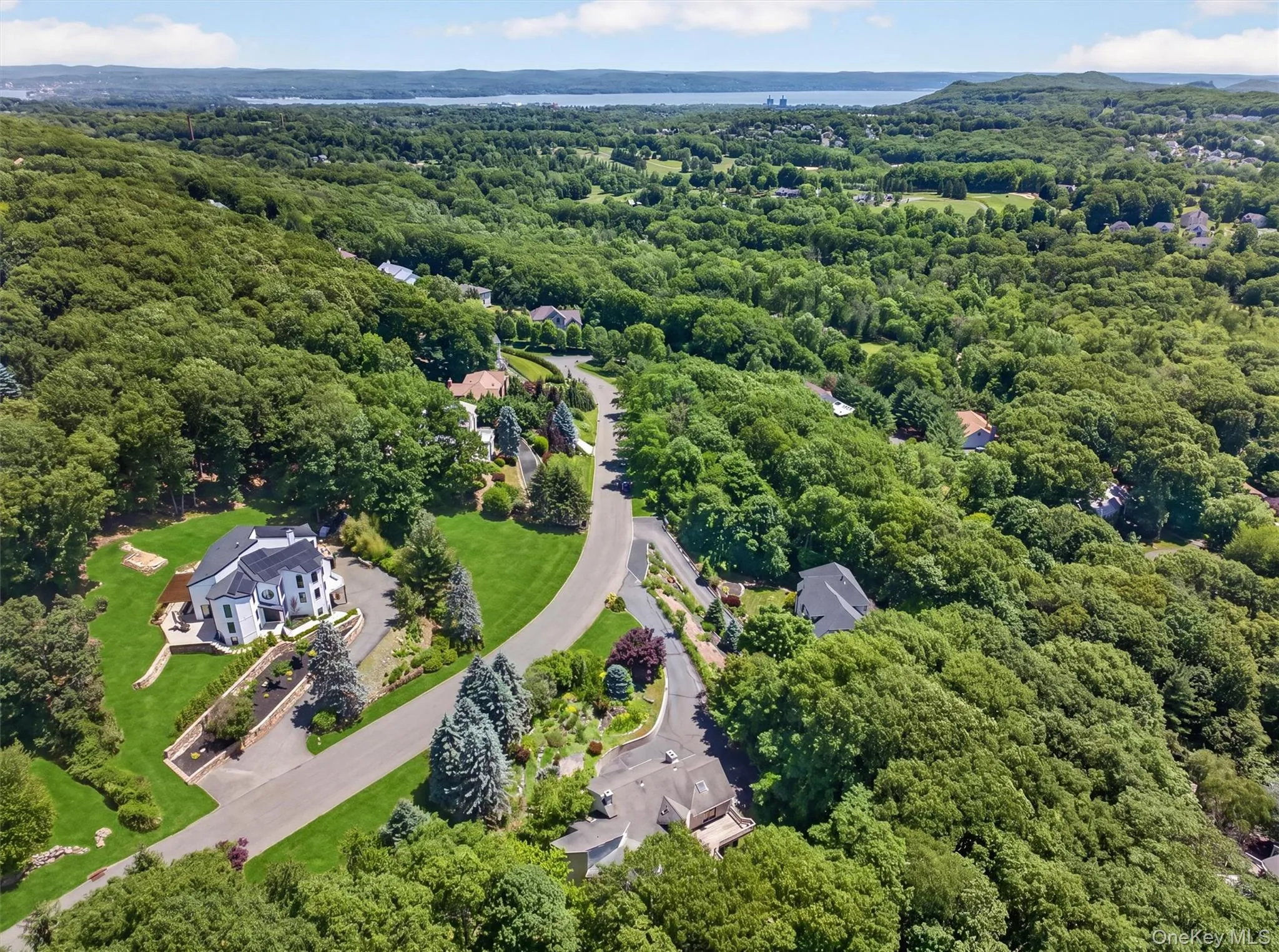 25 Ridge Road, Haverstraw, NY, 5 Bedrooms Bedrooms, 12 Rooms Rooms,4 BathroomsBathrooms,Residential,For Rent,Ridge,0,1013053 25 Ridge Road, Haverstraw, NY, 5 Bedrooms Bedrooms, 12 Rooms Rooms,4 BathroomsBathrooms,Residential,For Rent,Ridge,0,1013053