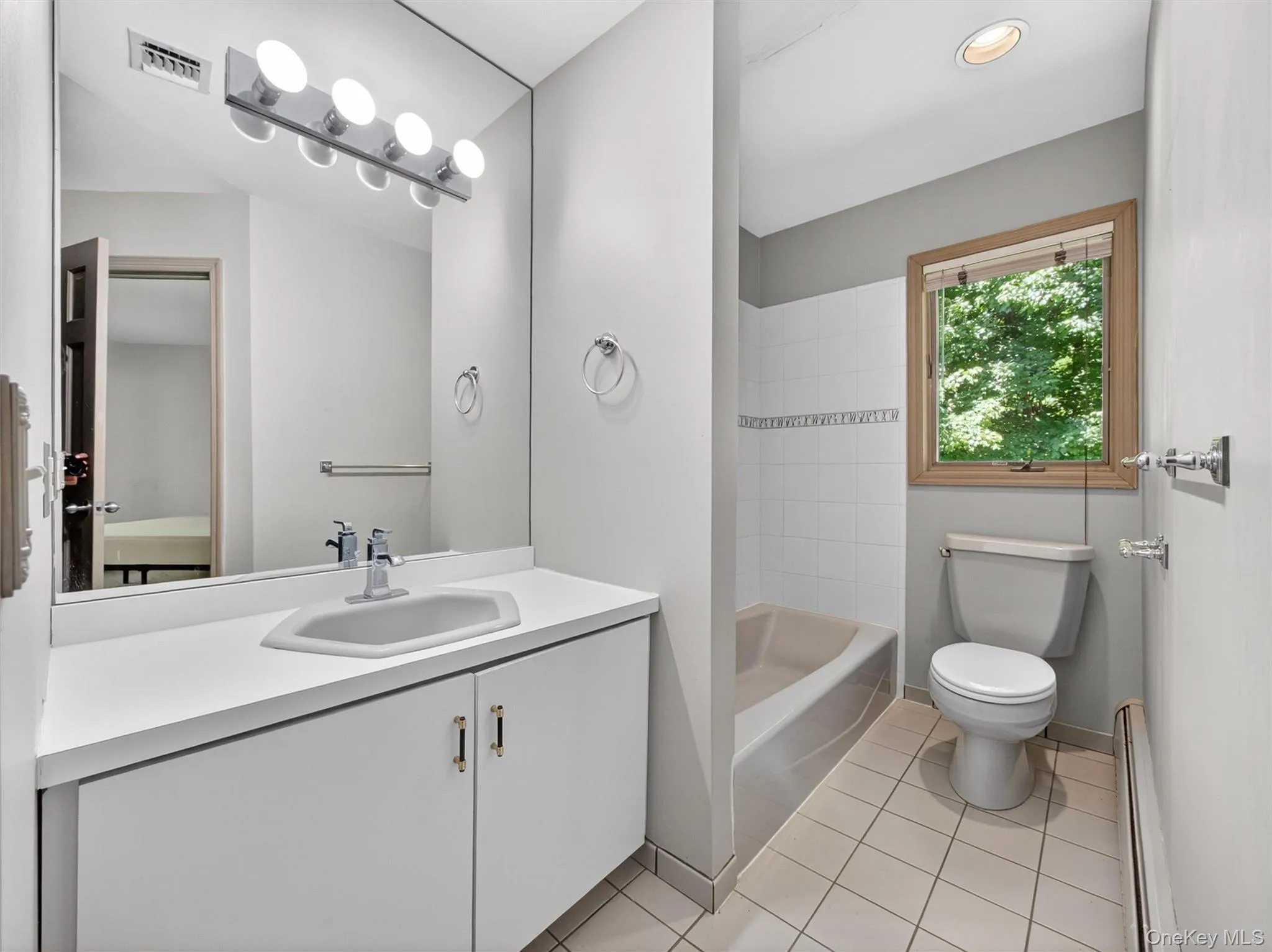 25 Ridge Road, Haverstraw, NY, 5 Bedrooms Bedrooms, 12 Rooms Rooms,4 BathroomsBathrooms,Residential,For Rent,Ridge,0,1013053 25 Ridge Road, Haverstraw, NY, 5 Bedrooms Bedrooms, 12 Rooms Rooms,4 BathroomsBathrooms,Residential,For Rent,Ridge,0,1013053