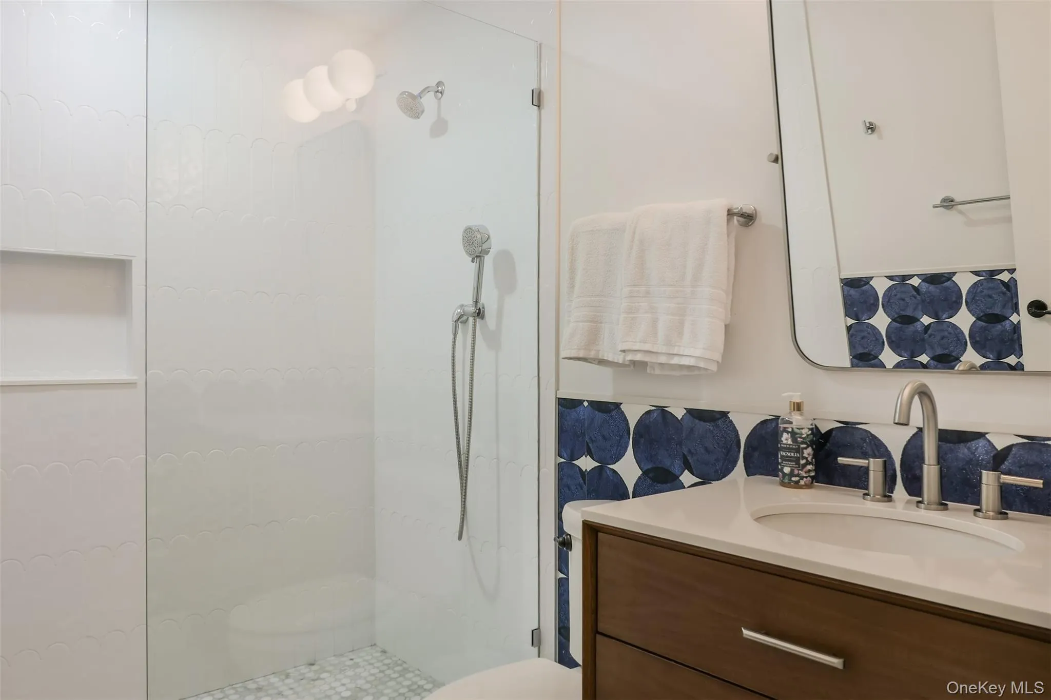47 Oak Road, Brookhaven, NY, 3 Bedrooms Bedrooms, 8 Rooms Rooms,2 BathroomsBathrooms,Residential,For Rent,Oak,0,1013055 47 Oak Road, Brookhaven, NY, 3 Bedrooms Bedrooms, 8 Rooms Rooms,2 BathroomsBathrooms,Residential,For Rent,Oak,0,1013055