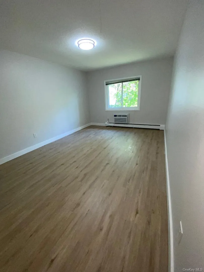 85 Middletown Road, Clarkstown, NY, 1 Bedroom Bedrooms, 4 Rooms Rooms,1 BathroomBathrooms,Residential Lease,For Rent,Middletown,0,1013056 85 Middletown Road, Clarkstown, NY, 1 Bedroom Bedrooms, 4 Rooms Rooms,1 BathroomBathrooms,Residential Lease,For Rent,Middletown,0,1013056