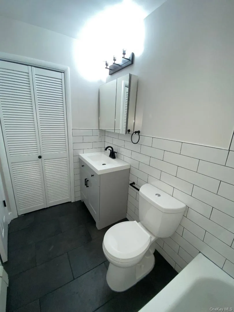 85 Middletown Road, Clarkstown, NY, 1 Bedroom Bedrooms, 4 Rooms Rooms,1 BathroomBathrooms,Residential Lease,For Rent,Middletown,0,1013056 85 Middletown Road, Clarkstown, NY, 1 Bedroom Bedrooms, 4 Rooms Rooms,1 BathroomBathrooms,Residential Lease,For Rent,Middletown,0,1013056