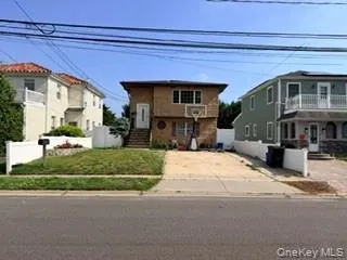23 Alhambra Avenue, Babylon, NY, 3 Bedrooms Bedrooms, 6 Rooms Rooms,1 BathroomBathrooms,Residential Lease,For Rent,Alhambra,0,1013058 23 Alhambra Avenue, Babylon, NY, 3 Bedrooms Bedrooms, 6 Rooms Rooms,1 BathroomBathrooms,Residential Lease,For Rent,Alhambra,0,1013058